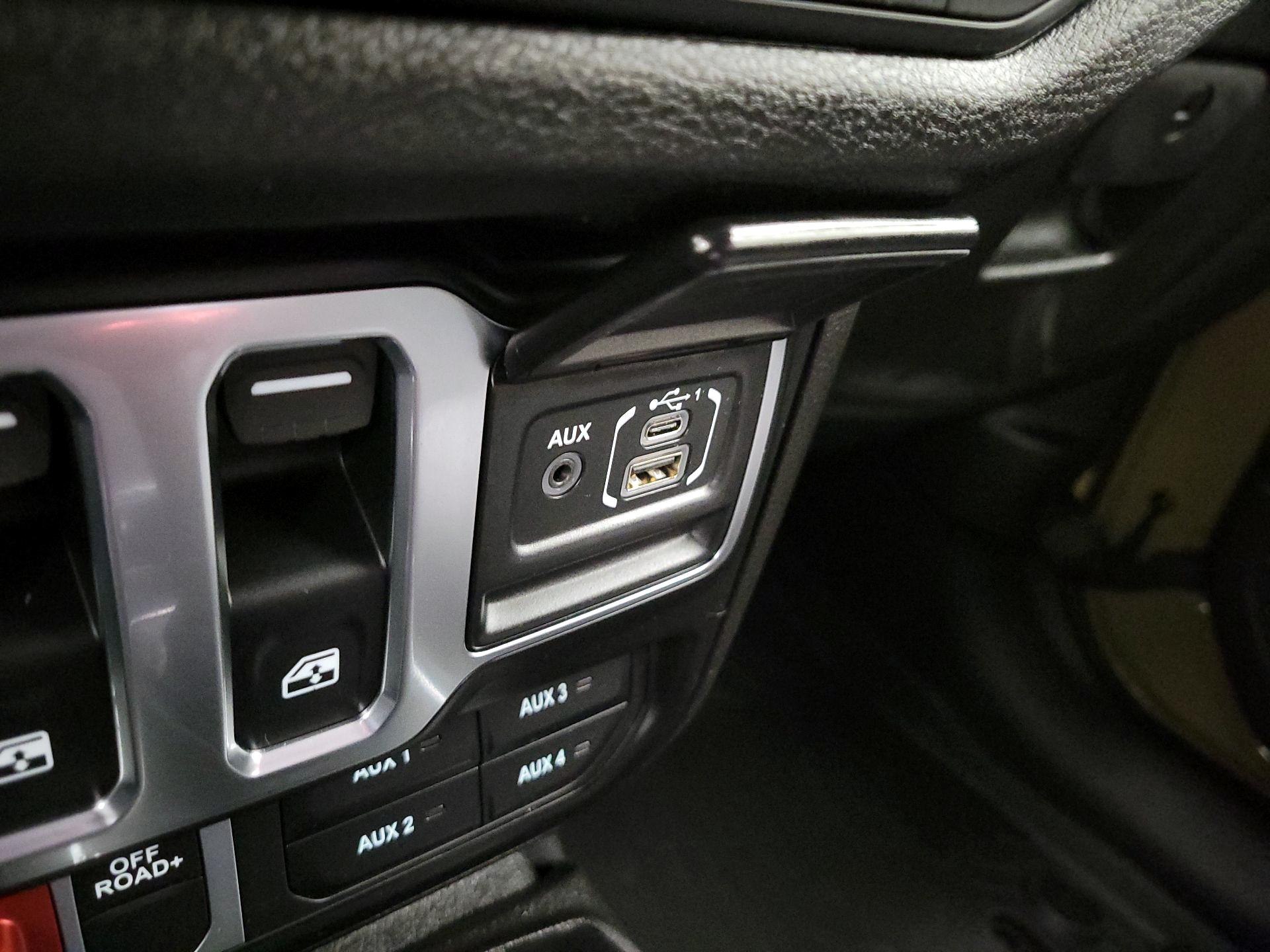 Thumbnail: 2025 Jeep Wrangler - 18