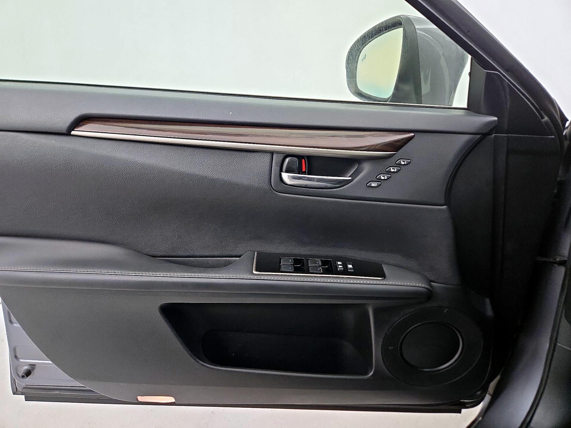 Thumbnail: 2017 Lexus ES - 12