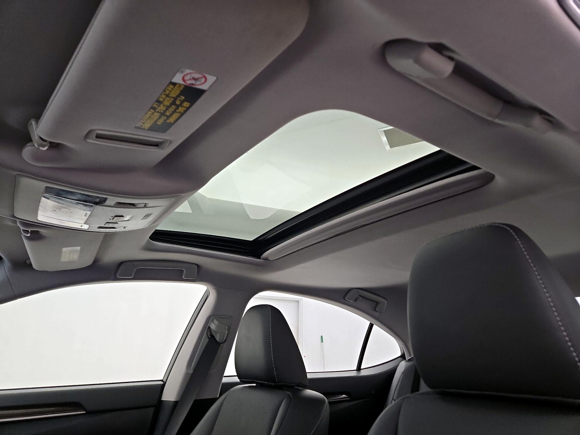 Thumbnail: 2017 Lexus ES - 19