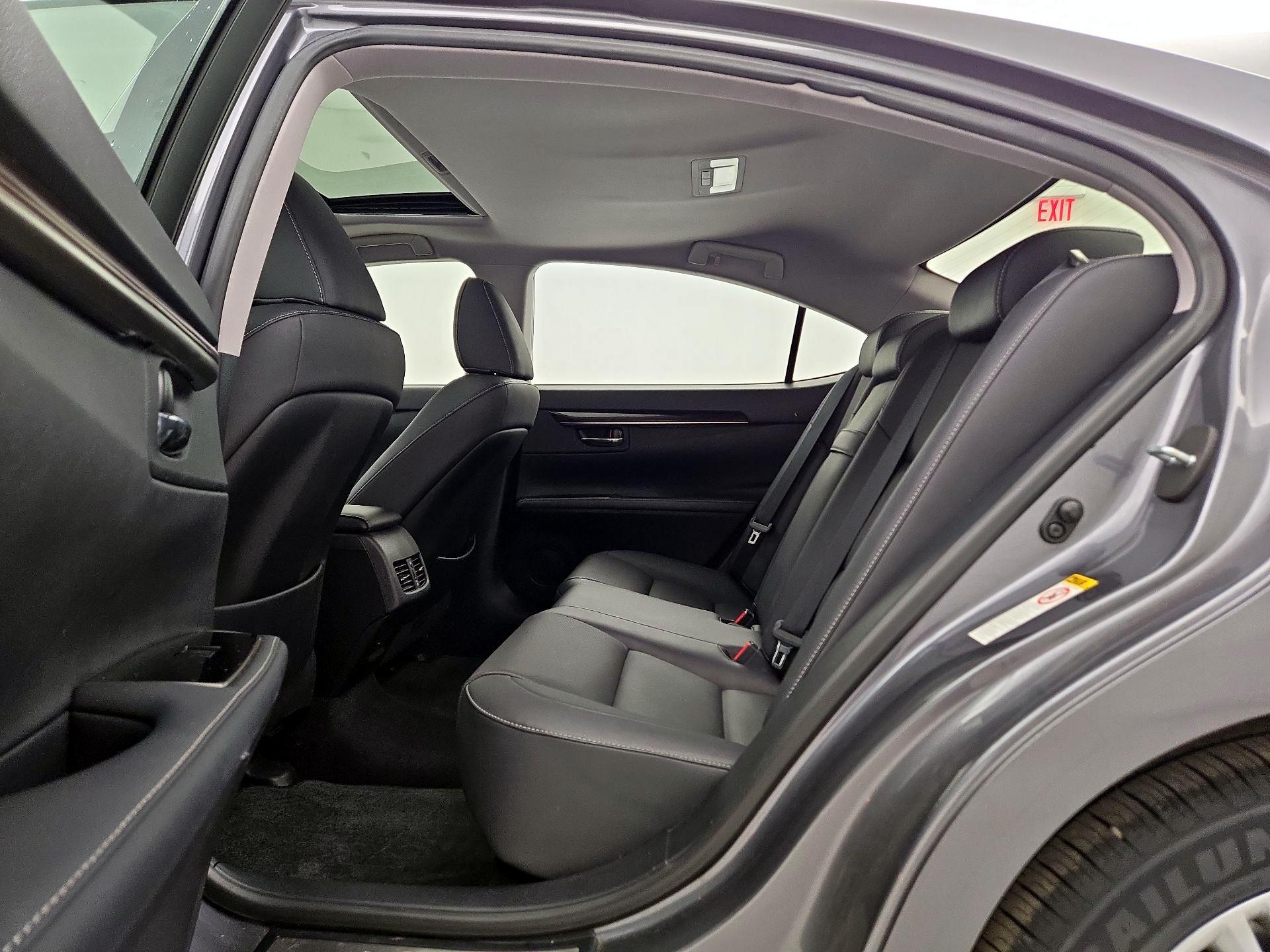 Thumbnail: 2017 Lexus ES - 20