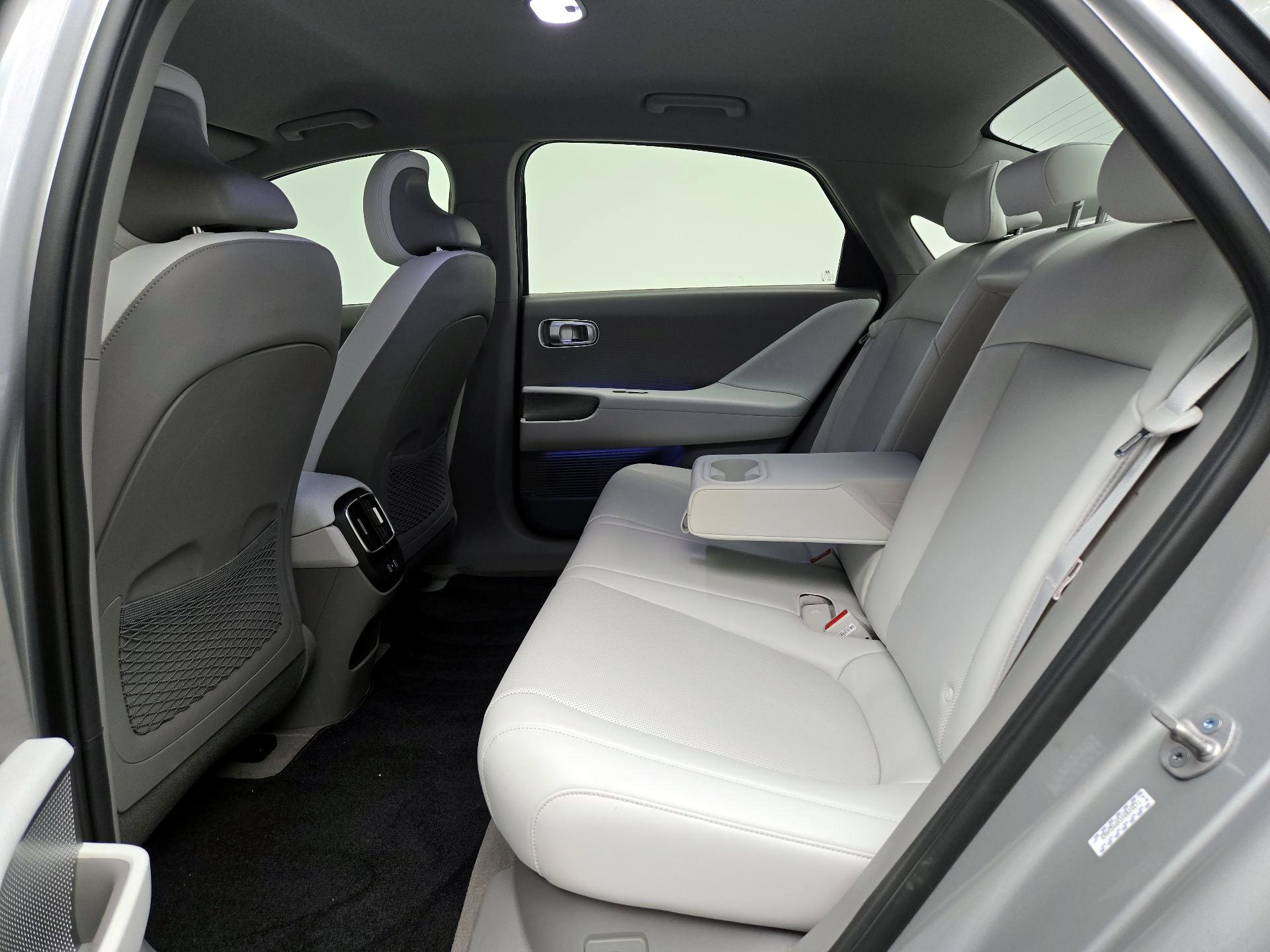 Thumbnail: 2023 Hyundai Ioniq 6 - 20