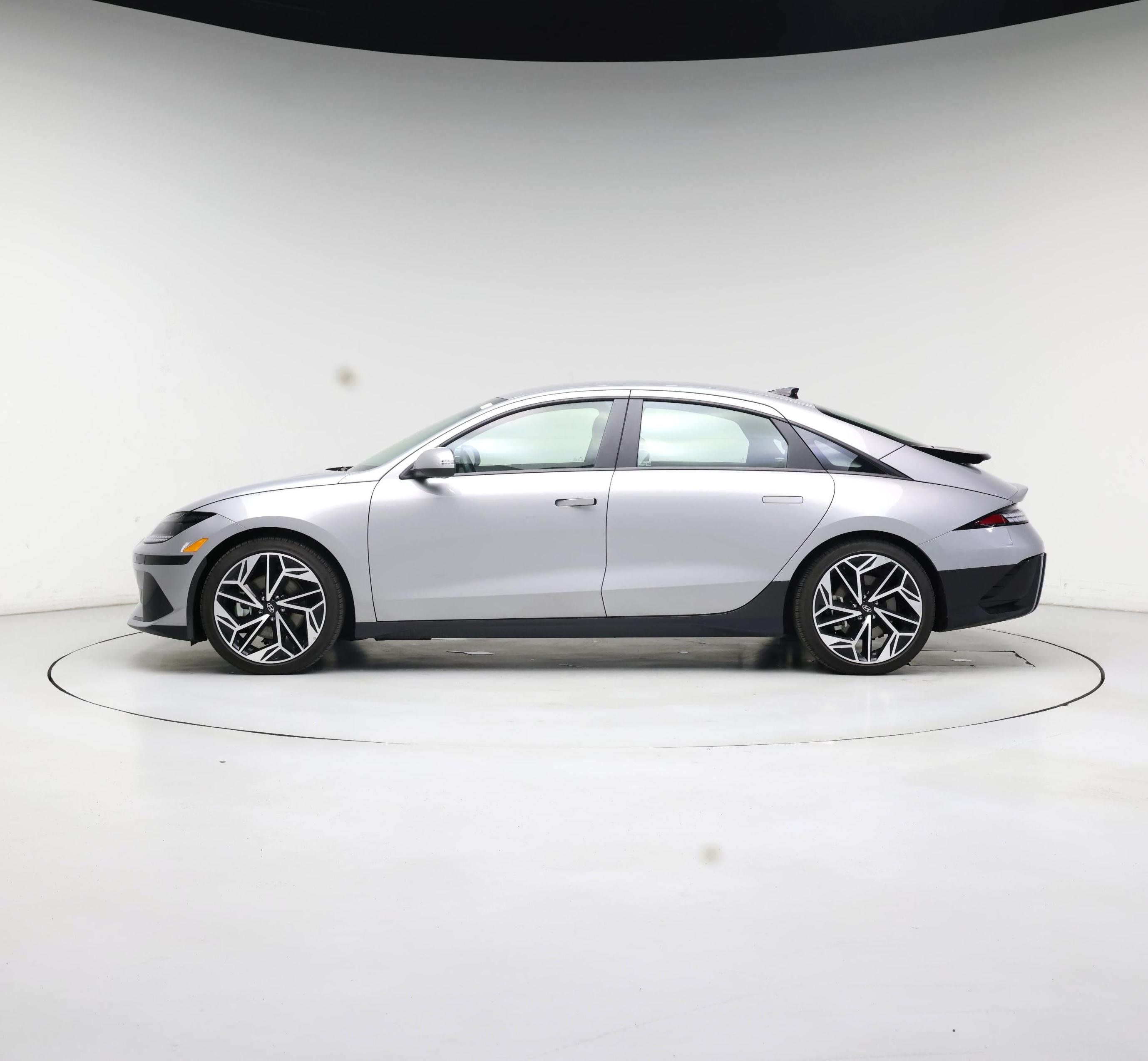 Thumbnail: 2023 Hyundai Ioniq 6 - 3