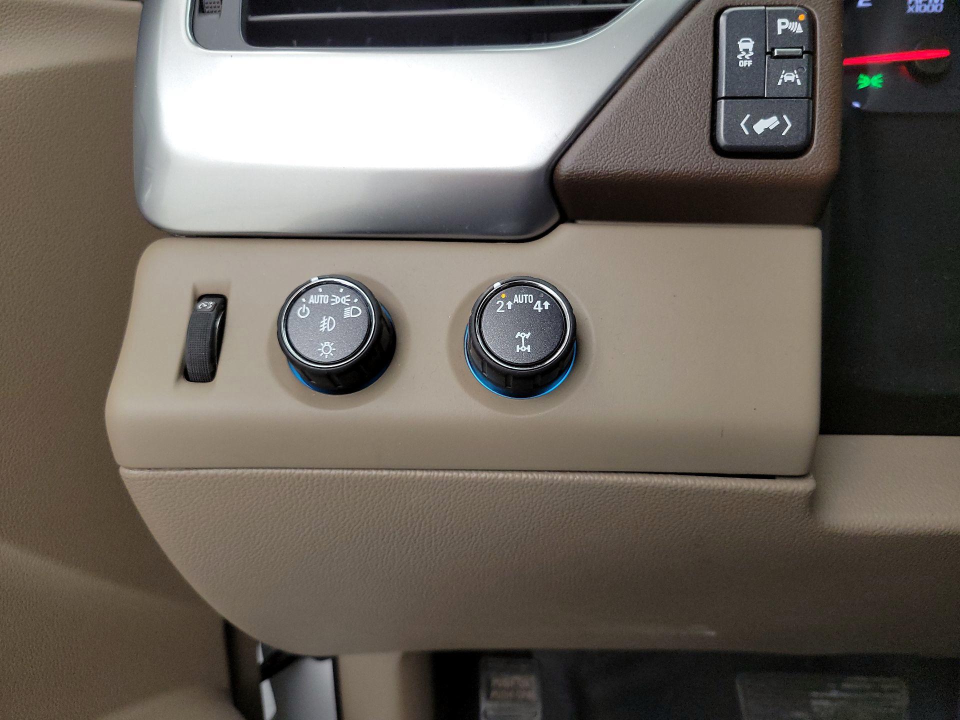 Thumbnail: 2020 Chevrolet Tahoe - 13