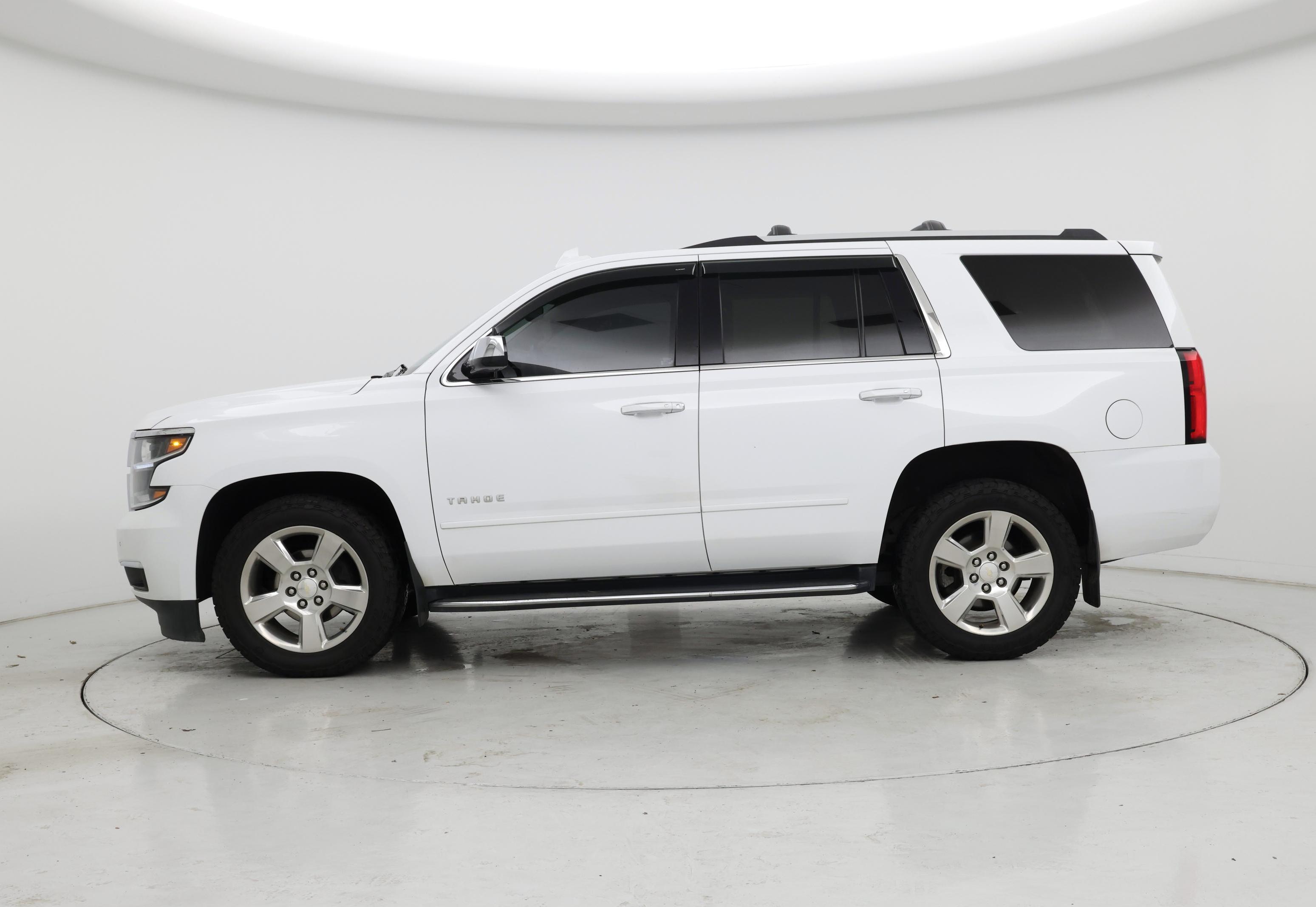 Thumbnail: 2020 Chevrolet Tahoe - 3