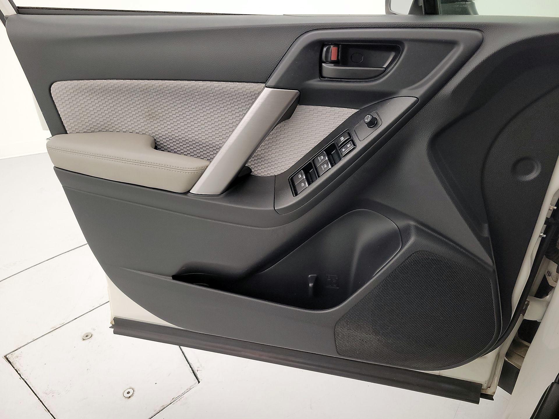 Thumbnail: 2017 Subaru Forester - 12