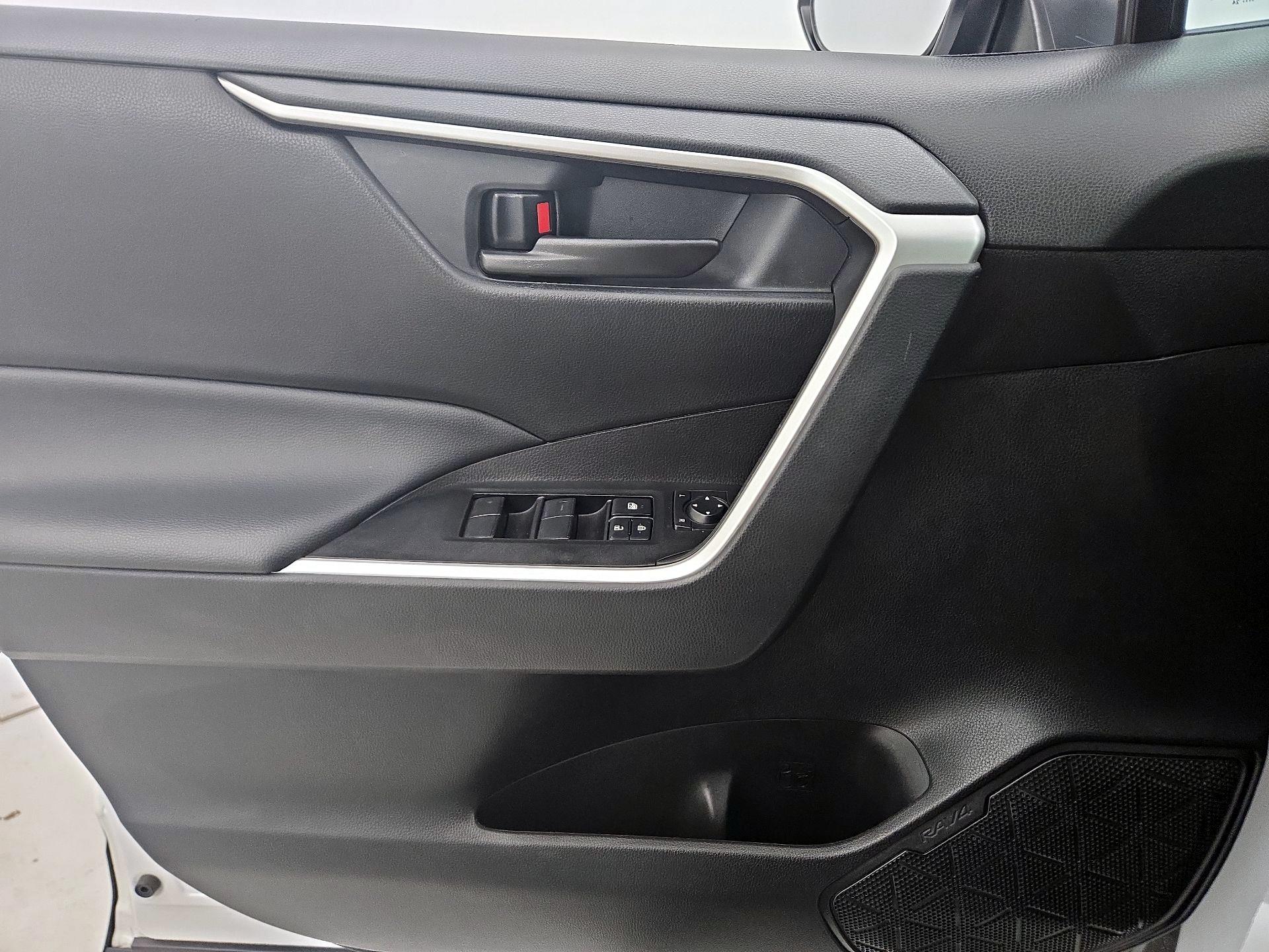 Thumbnail: 2024 Toyota RAV4 - 12