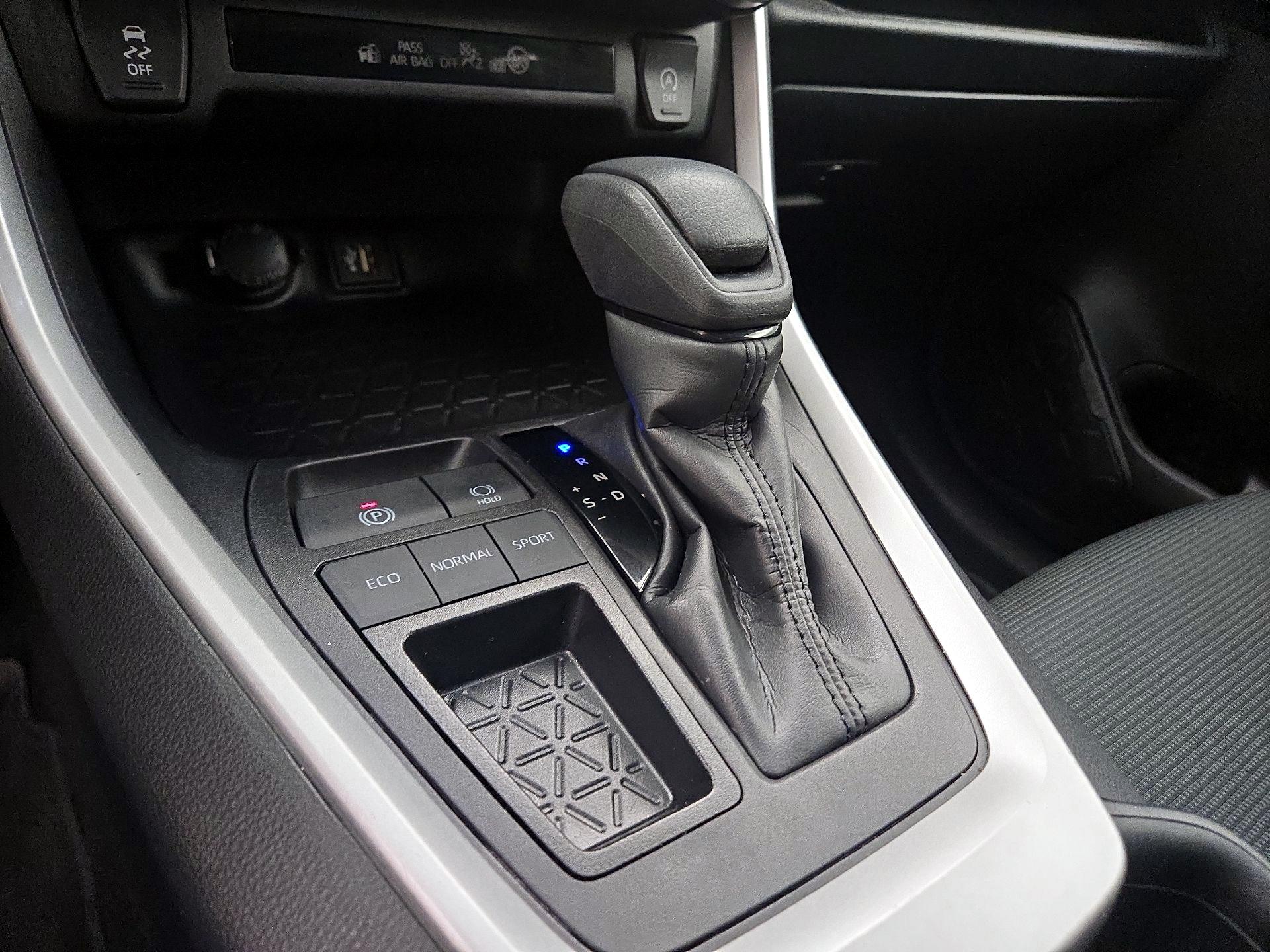 Thumbnail: 2024 Toyota RAV4 - 18