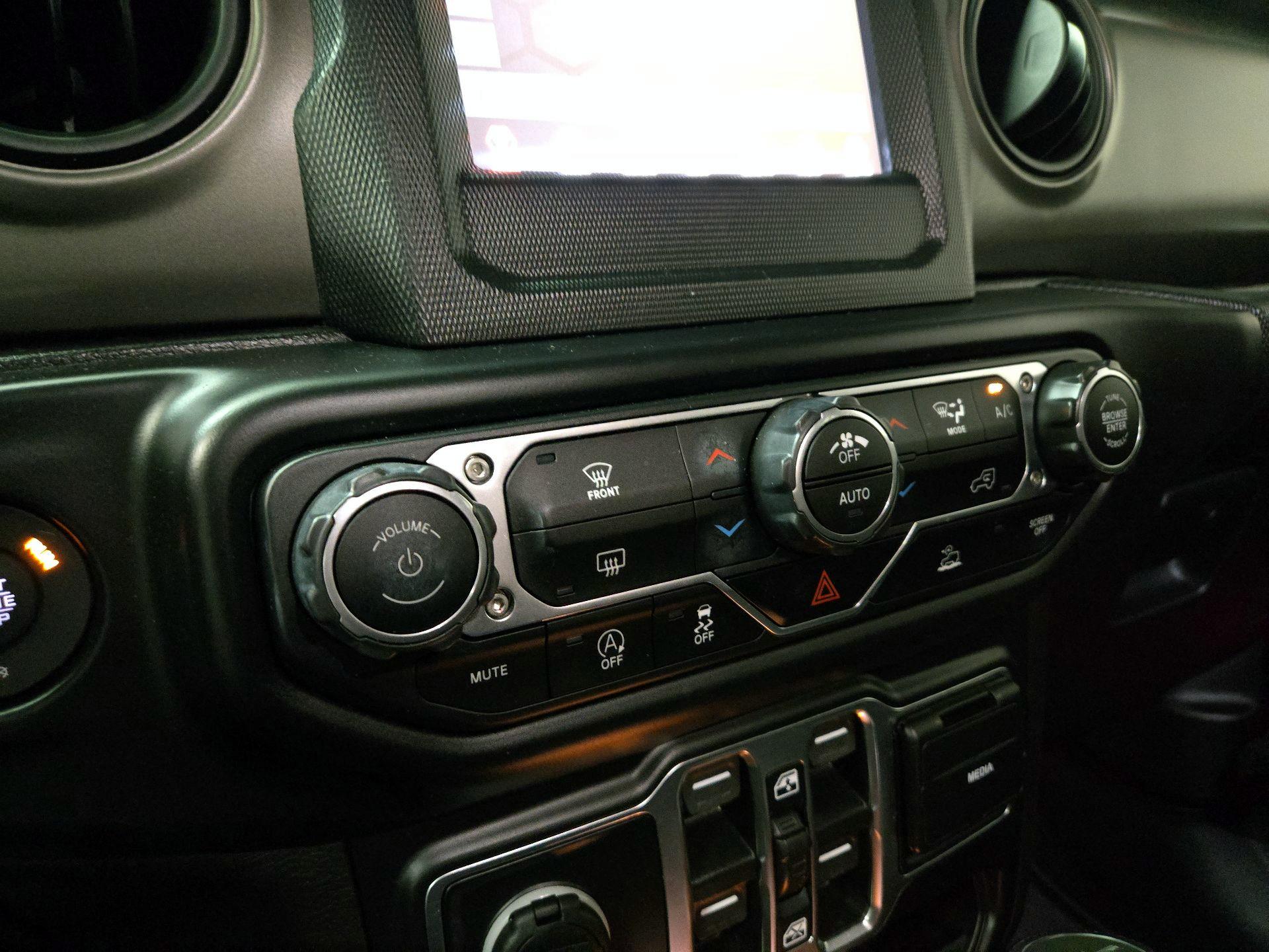 Thumbnail: 2022 Jeep Gladiator - 16