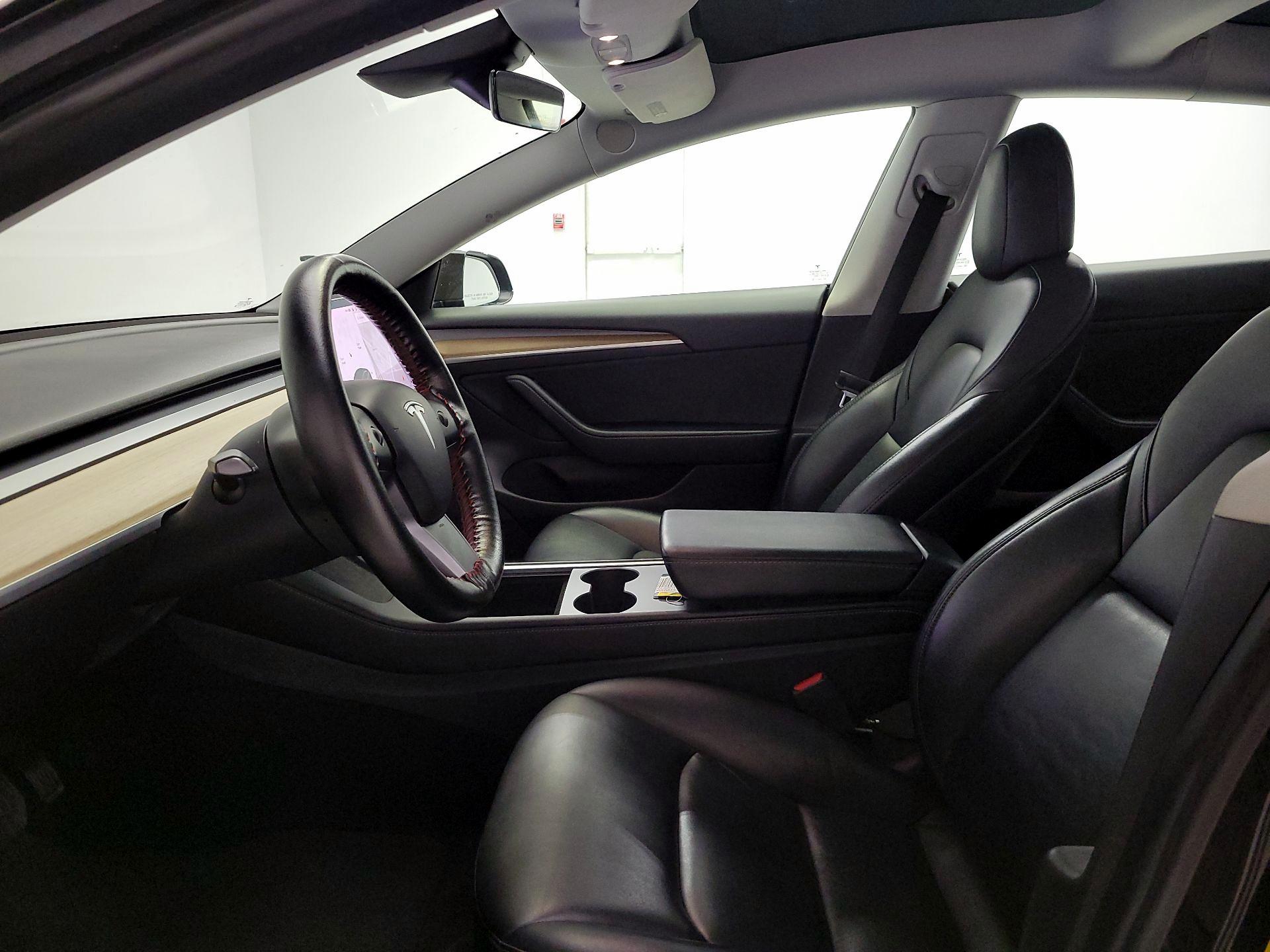 Thumbnail: 2021 Tesla Model 3 - 11