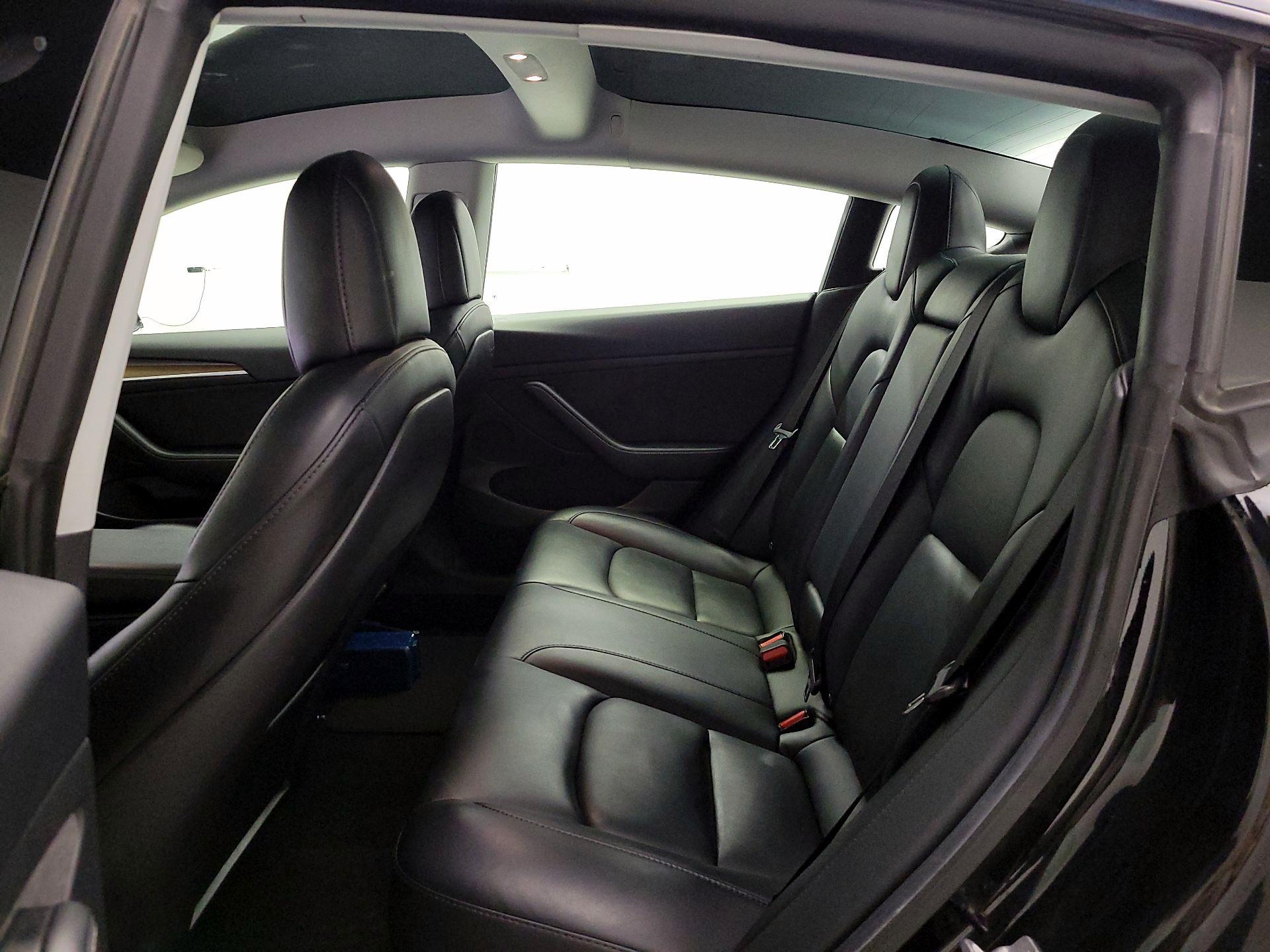 Thumbnail: 2021 Tesla Model 3 - 19