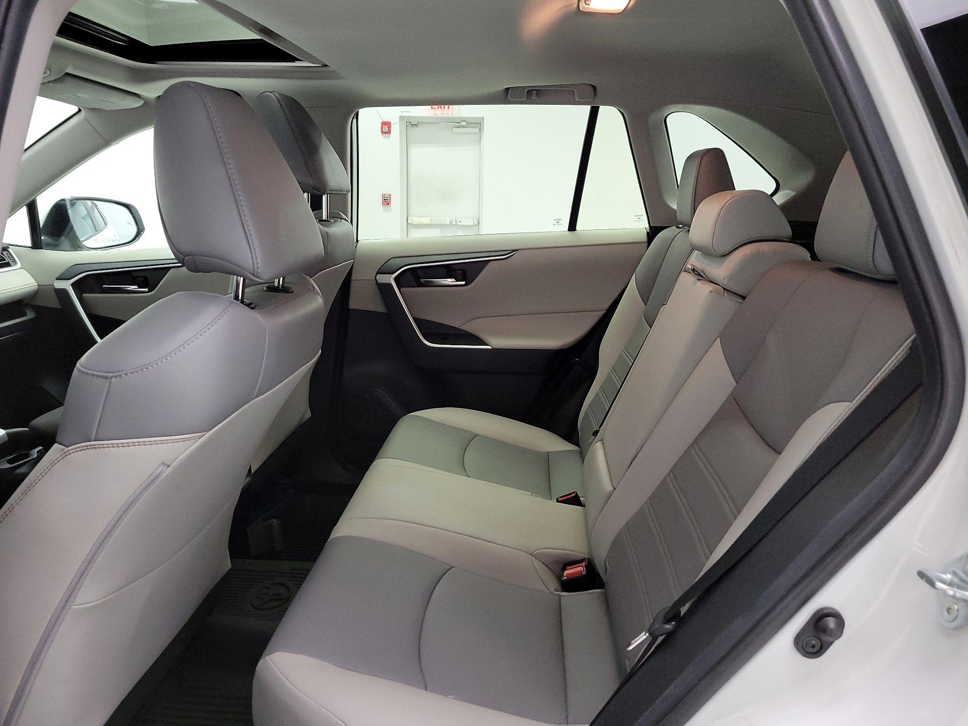 Thumbnail: 2021 Toyota RAV4 - 20