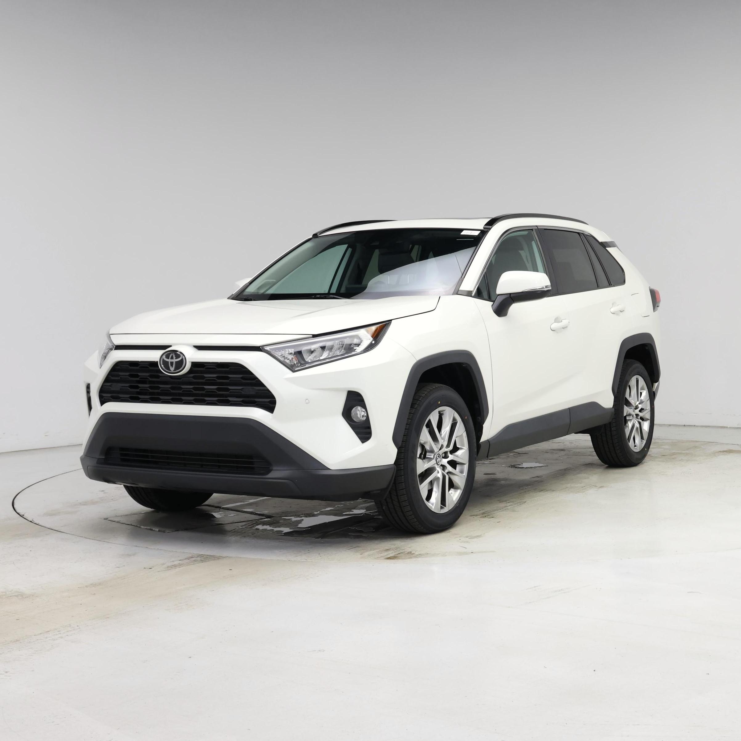 Thumbnail: 2021 Toyota RAV4 - 4