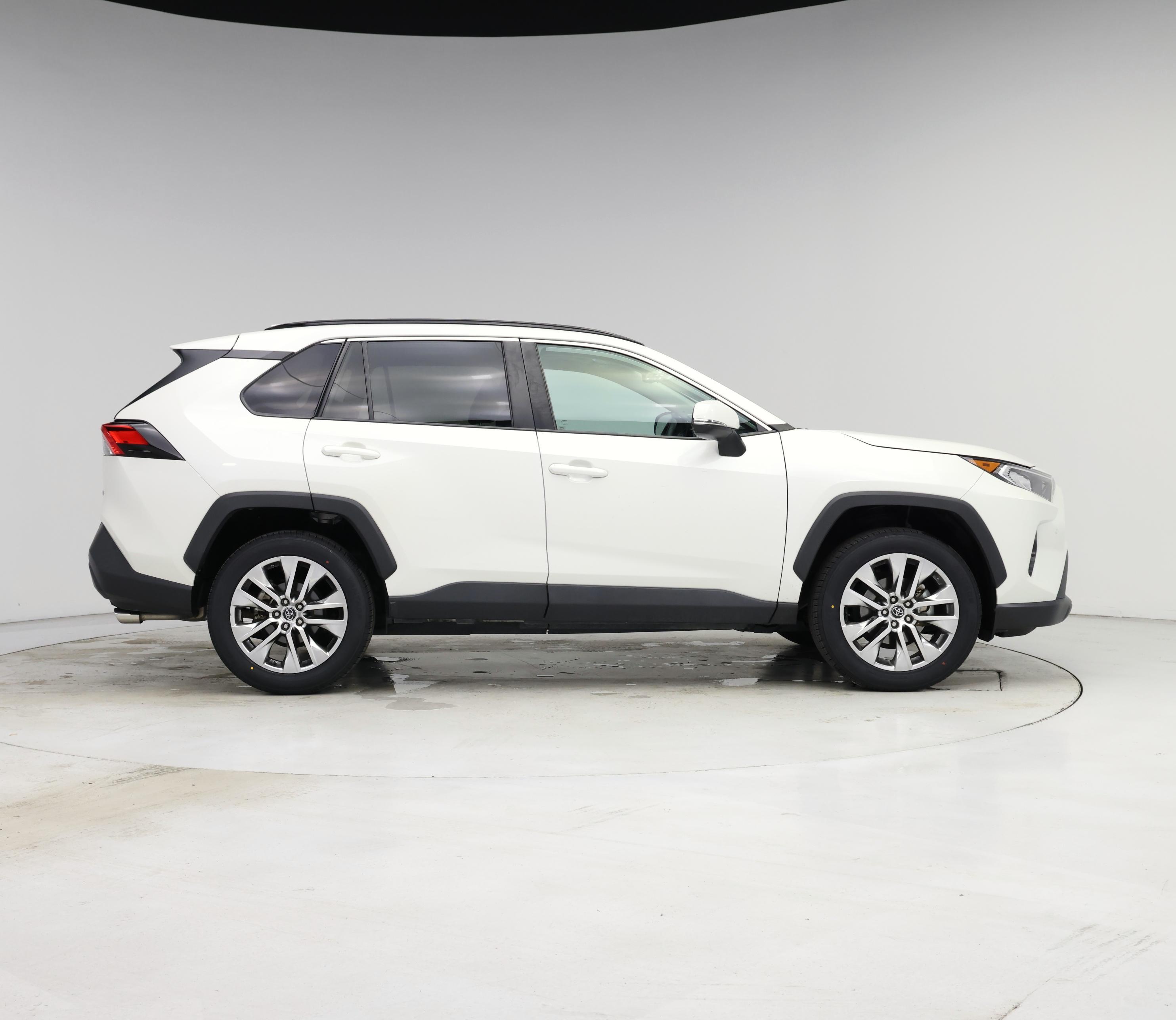 Thumbnail: 2021 Toyota RAV4 - 7