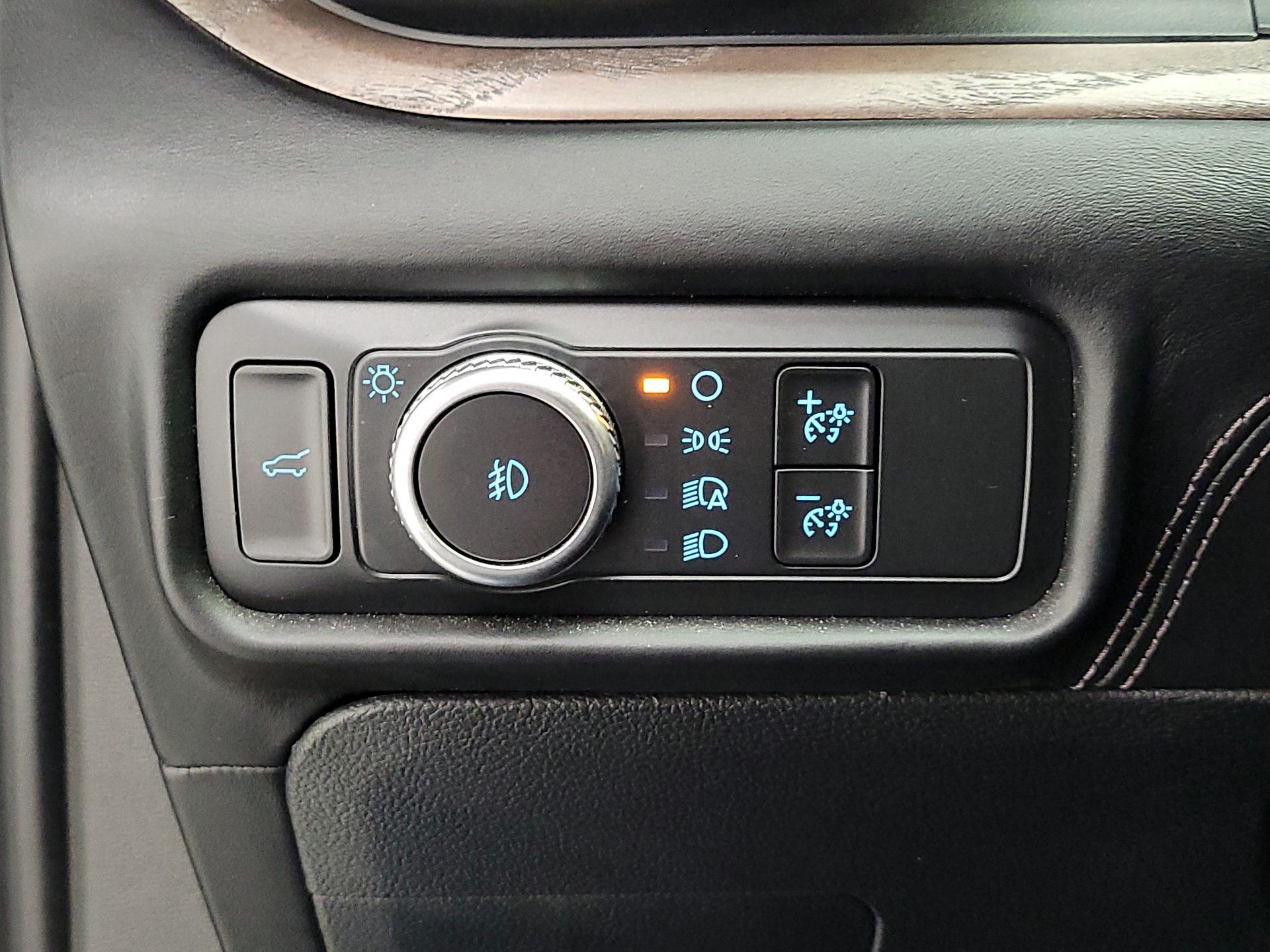 Thumbnail: 2020 Ford Explorer - 13