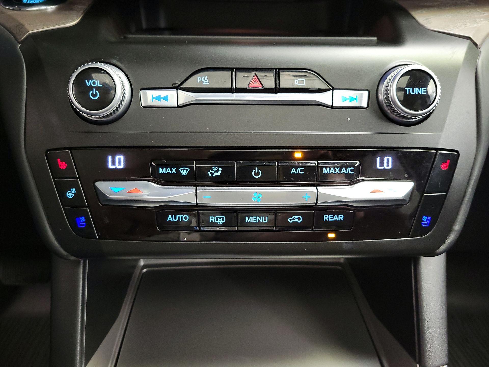 Thumbnail: 2020 Ford Explorer - 17