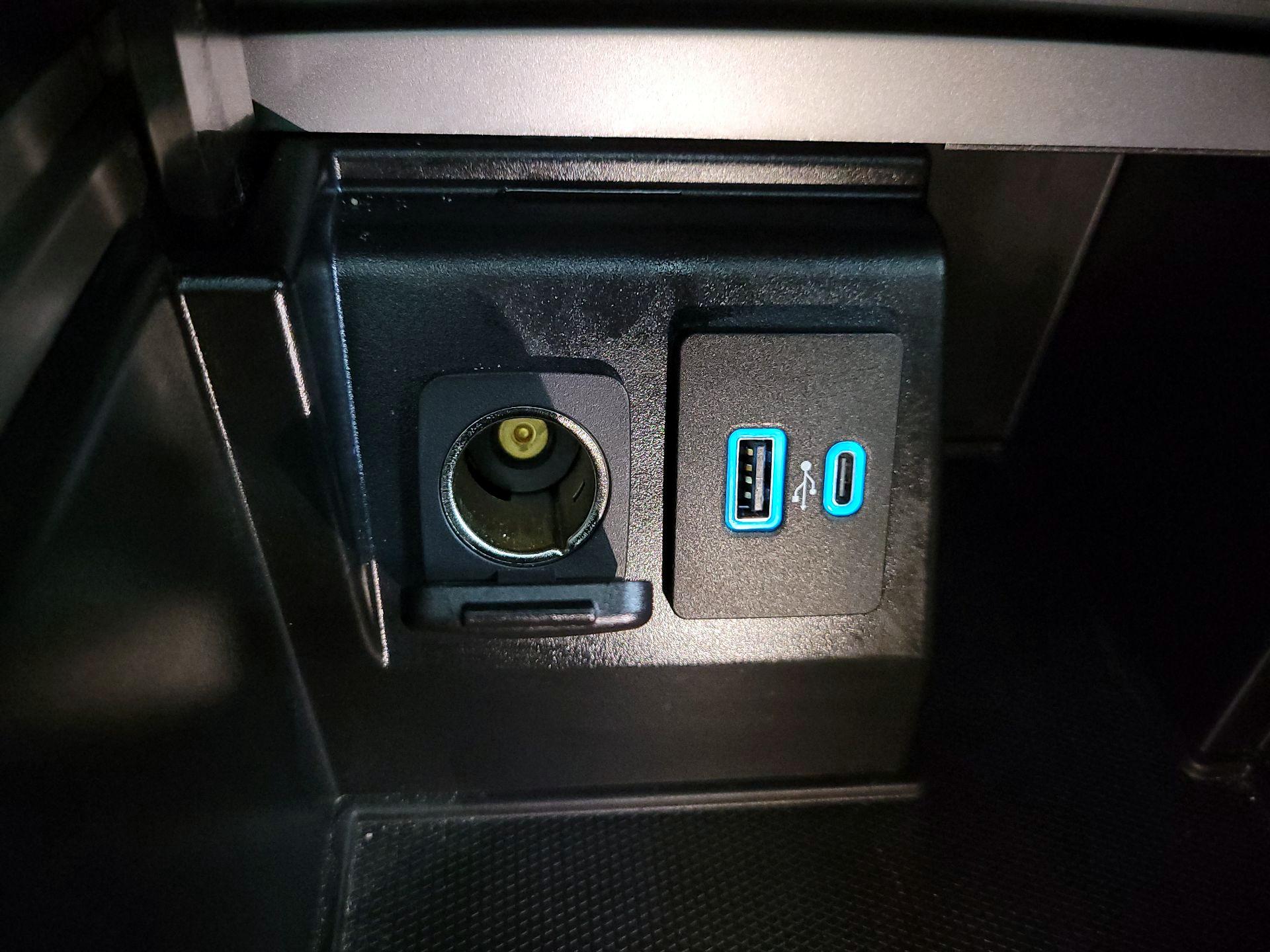 Thumbnail: 2020 Ford Explorer - 19