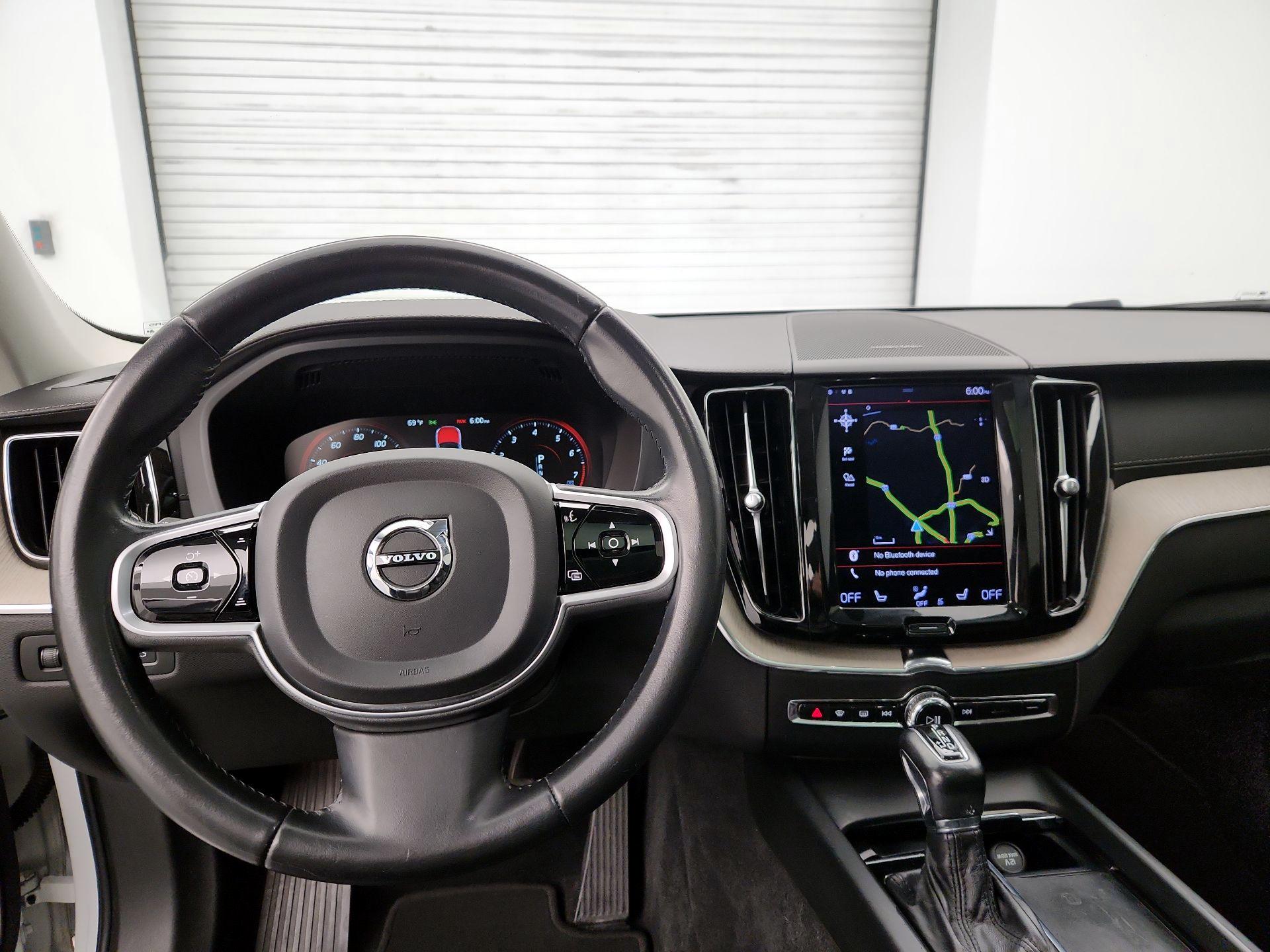 Thumbnail: 2021 Volvo XC60 - 10