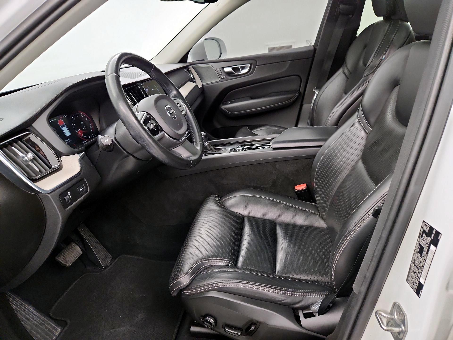 Thumbnail: 2021 Volvo XC60 - 11