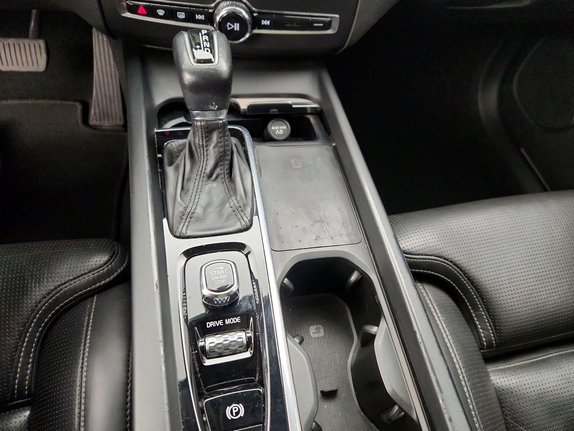 Thumbnail: 2021 Volvo XC60 - 18