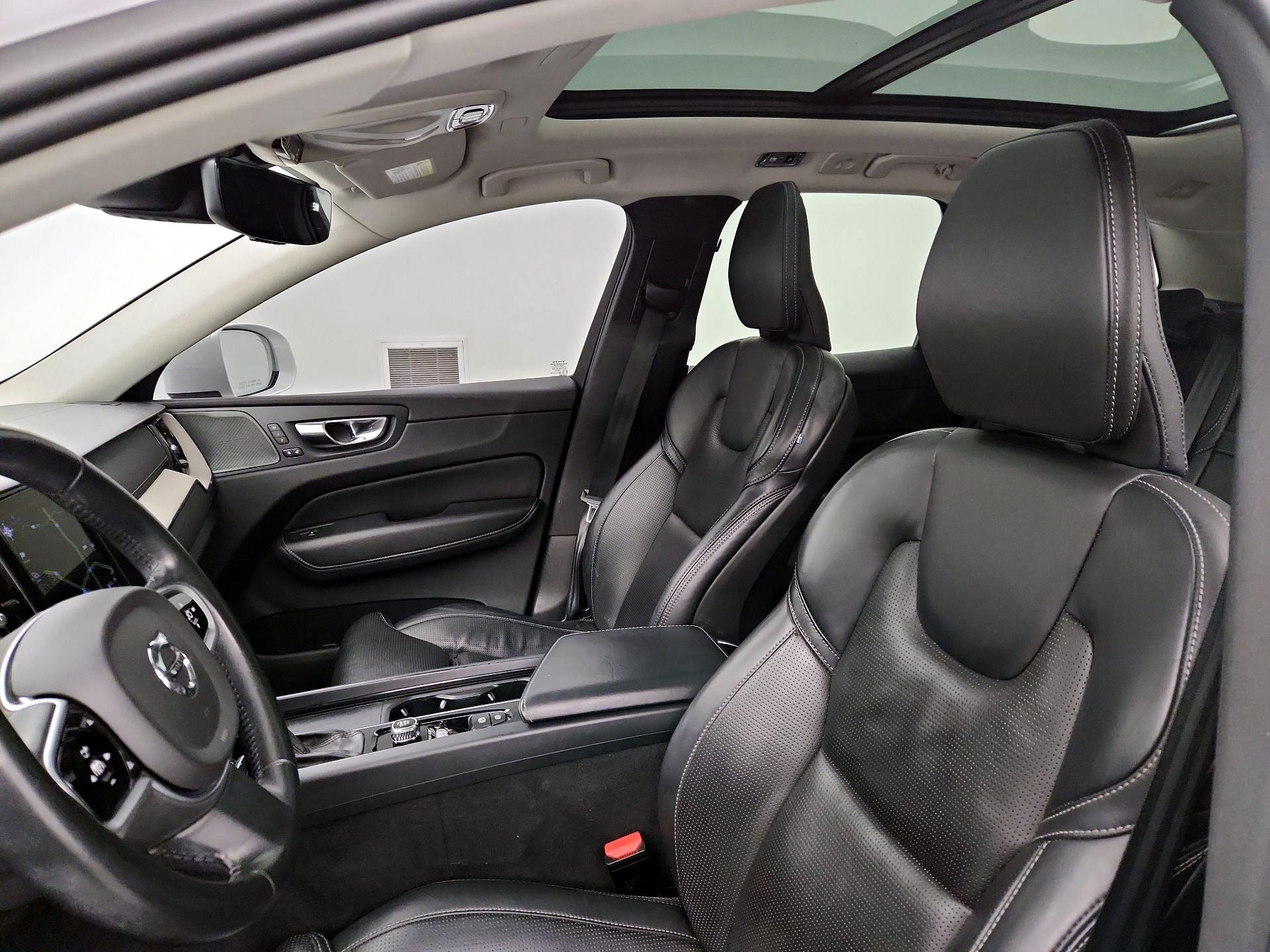 Thumbnail: 2021 Volvo XC60 - 19