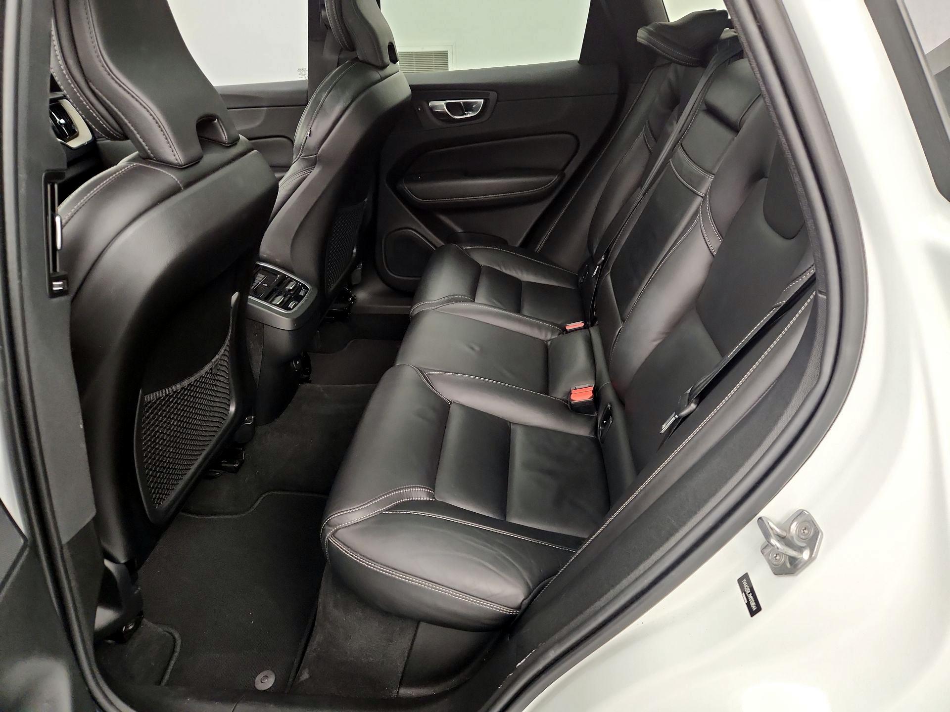 Thumbnail: 2021 Volvo XC60 - 20