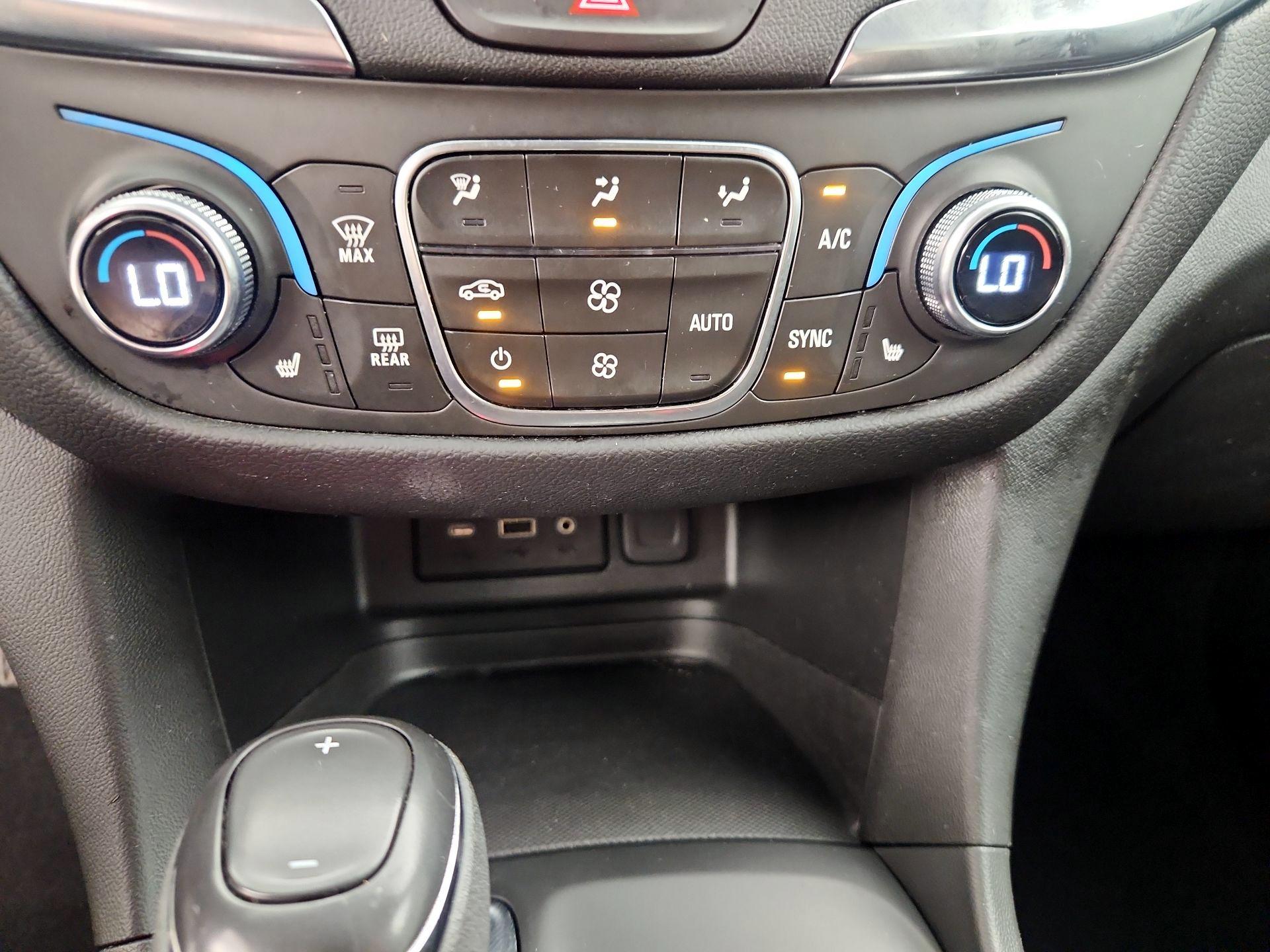 Thumbnail: 2021 Chevrolet Equinox - 16