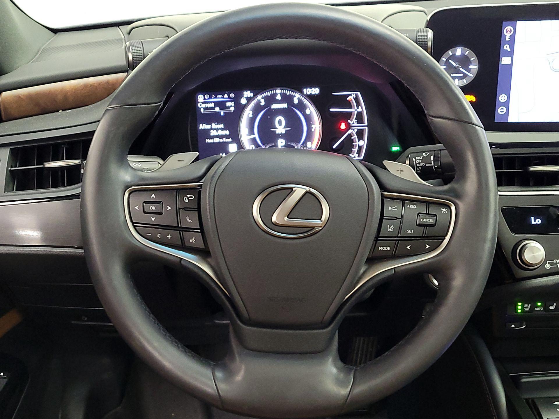 Thumbnail: 2022 Lexus ES - 10