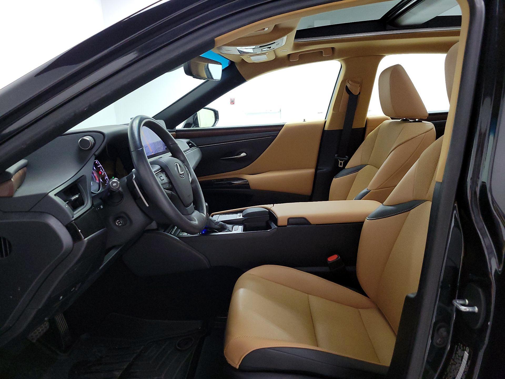 Thumbnail: 2022 Lexus ES - 11