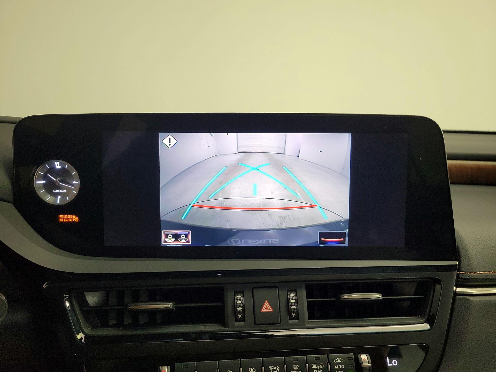 Thumbnail: 2022 Lexus ES - 15