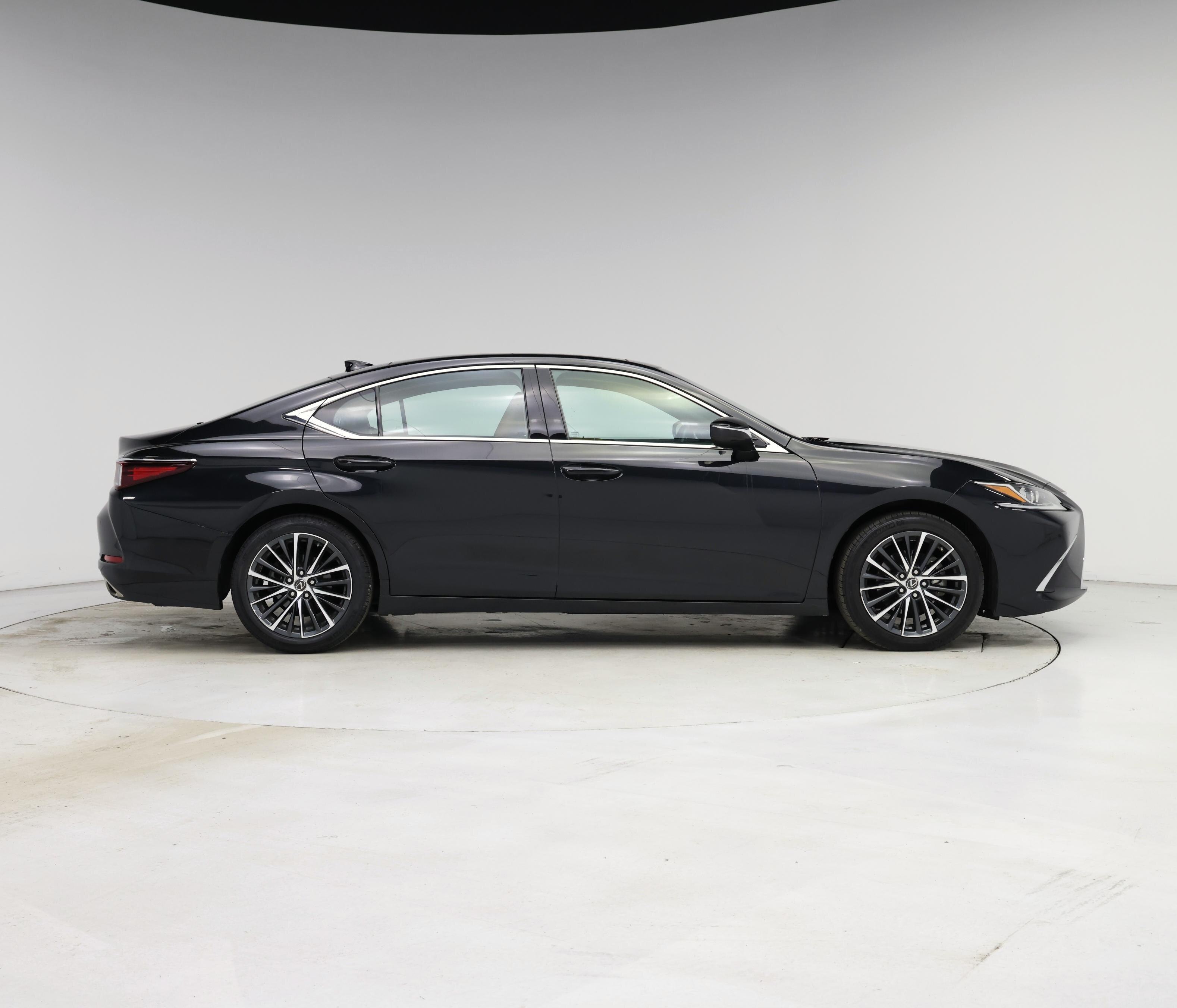 Thumbnail: 2022 Lexus ES - 7