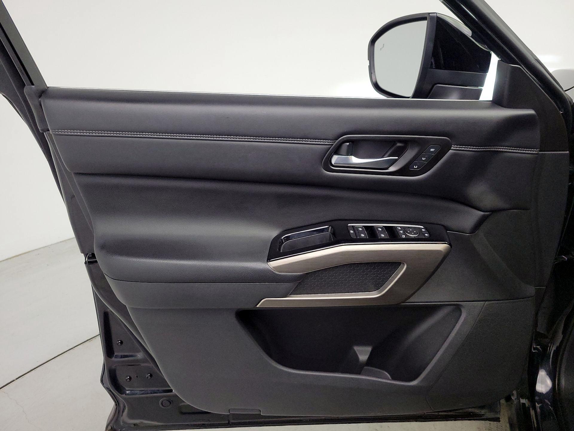 Thumbnail: 2023 Nissan Pathfinder - 12