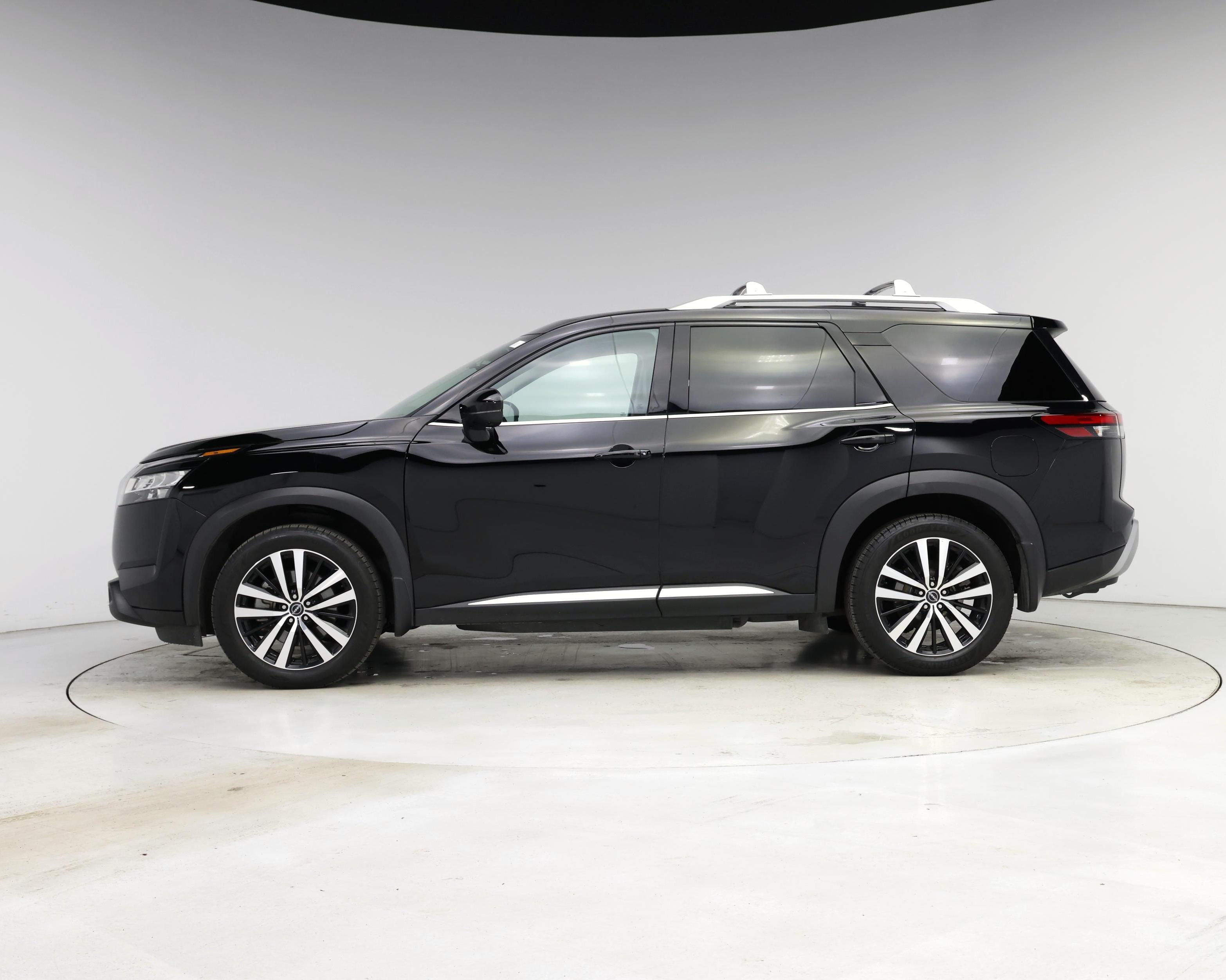 Thumbnail: 2023 Nissan Pathfinder - 3