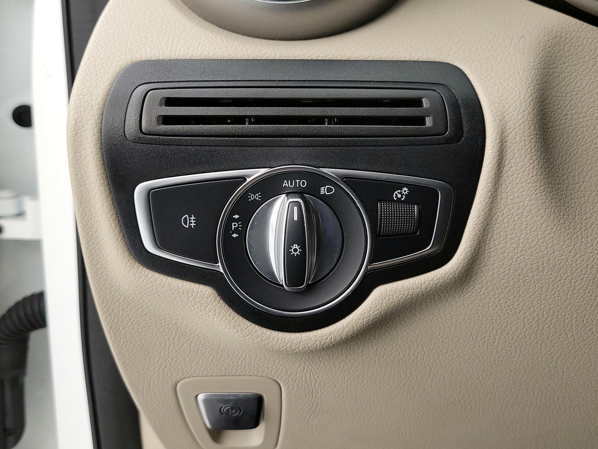 Thumbnail: 2022 Mercedes-Benz GLC - 13