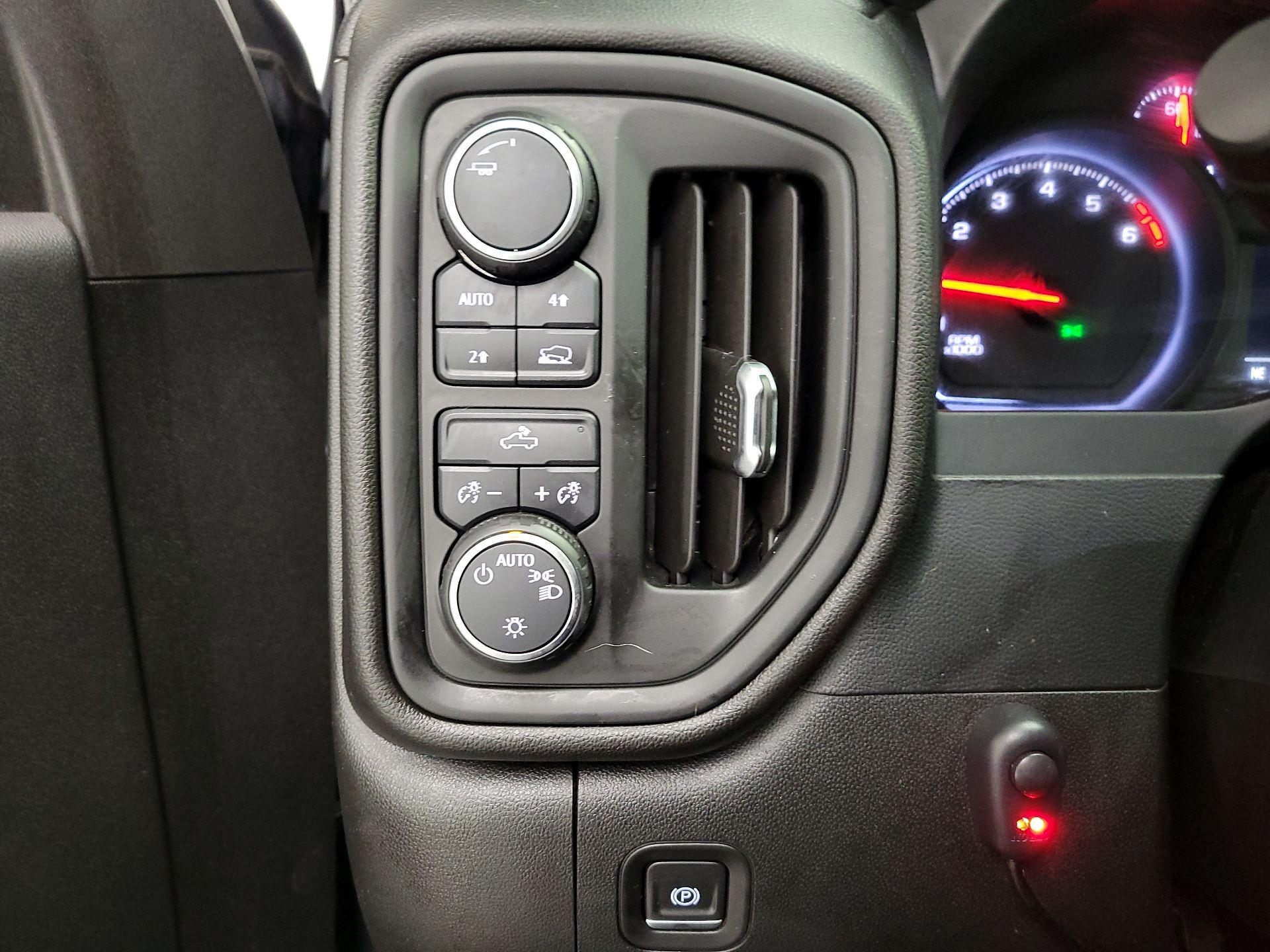 Thumbnail: 2021 Chevrolet Silverado 1500 - 13