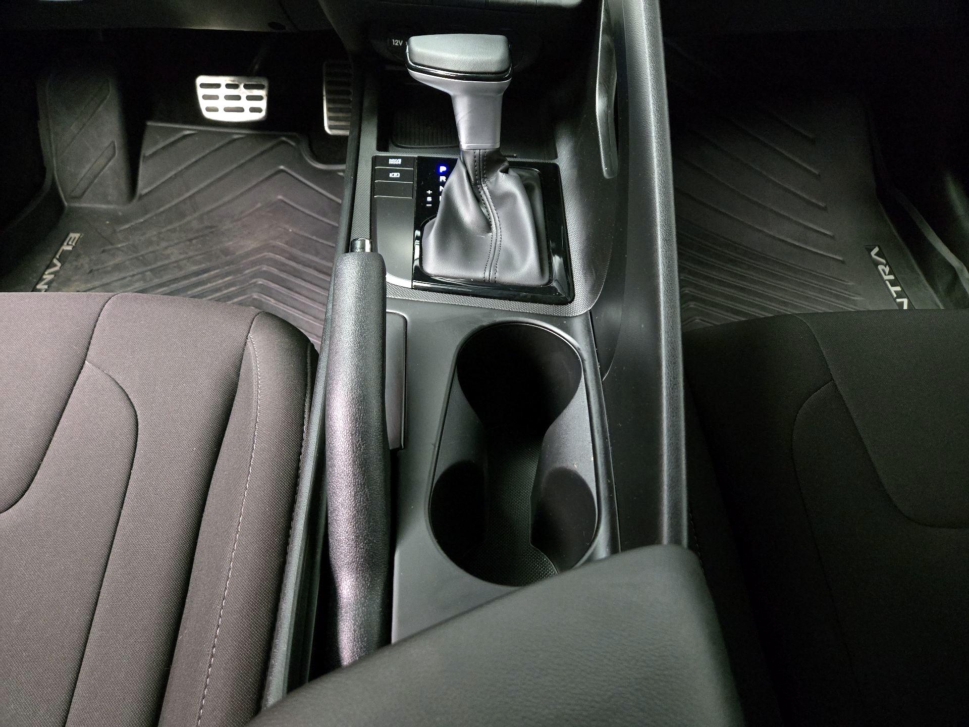 Thumbnail: 2025 Hyundai Elantra - 17