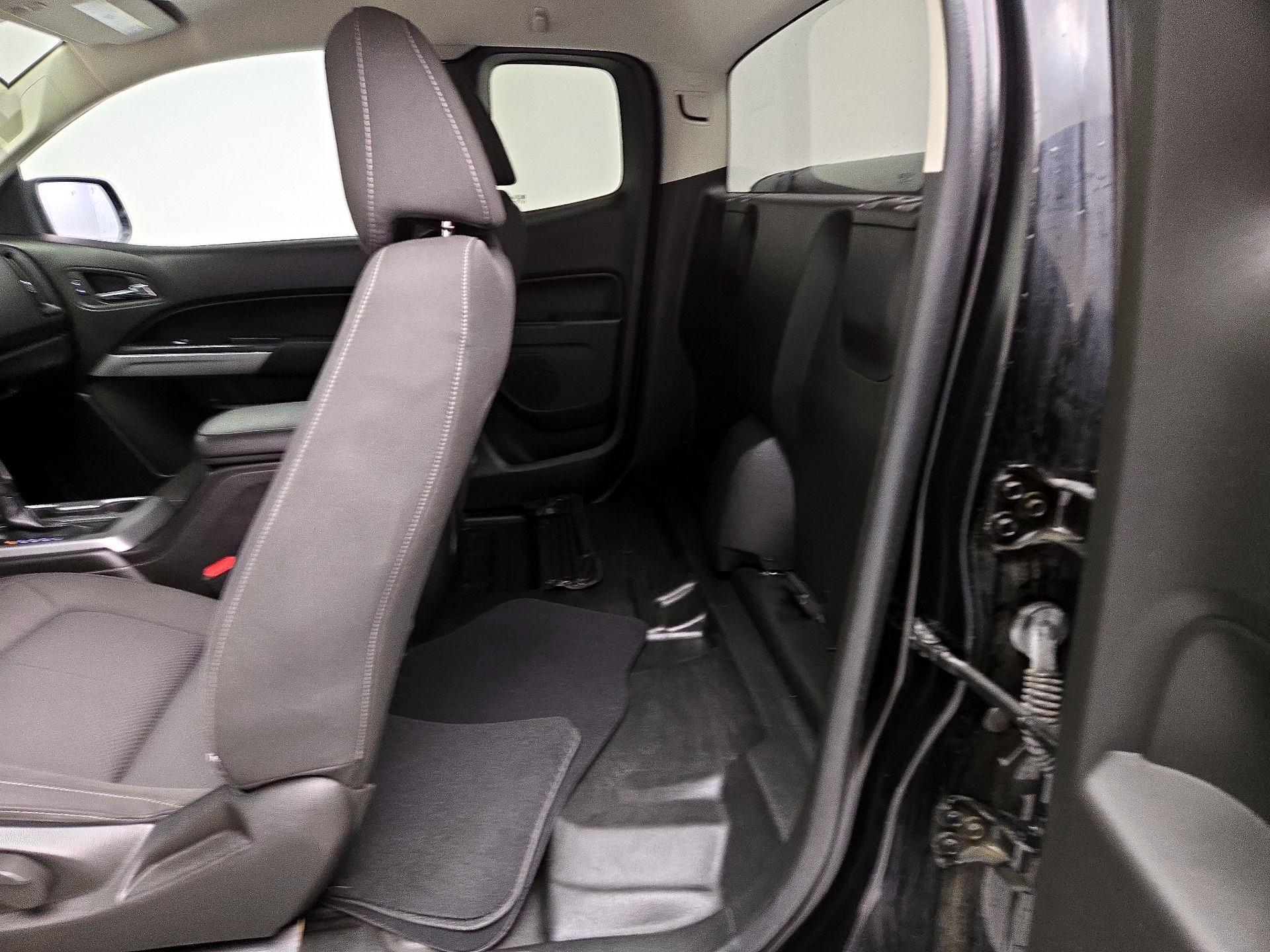 Thumbnail: 2021 Chevrolet Colorado - 19