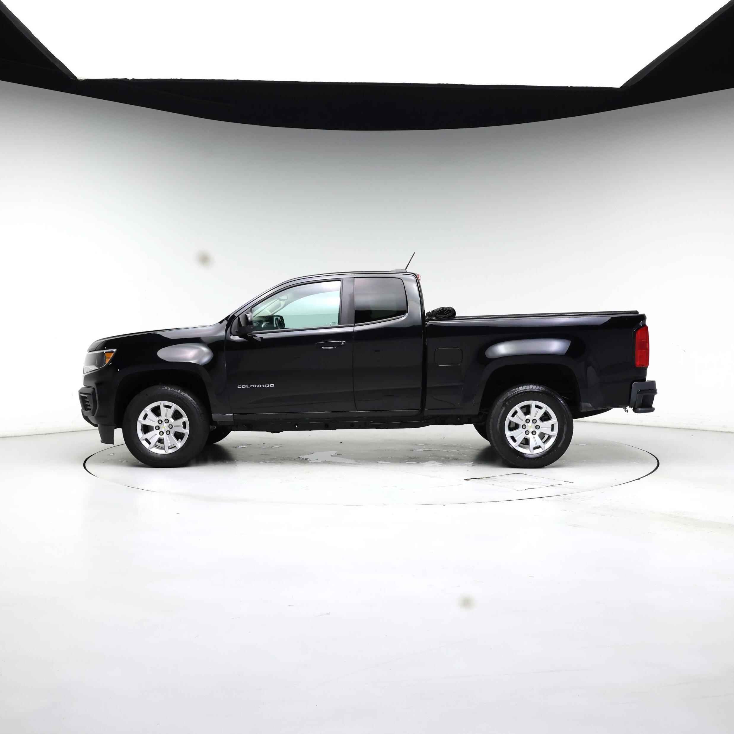 Thumbnail: 2021 Chevrolet Colorado - 3