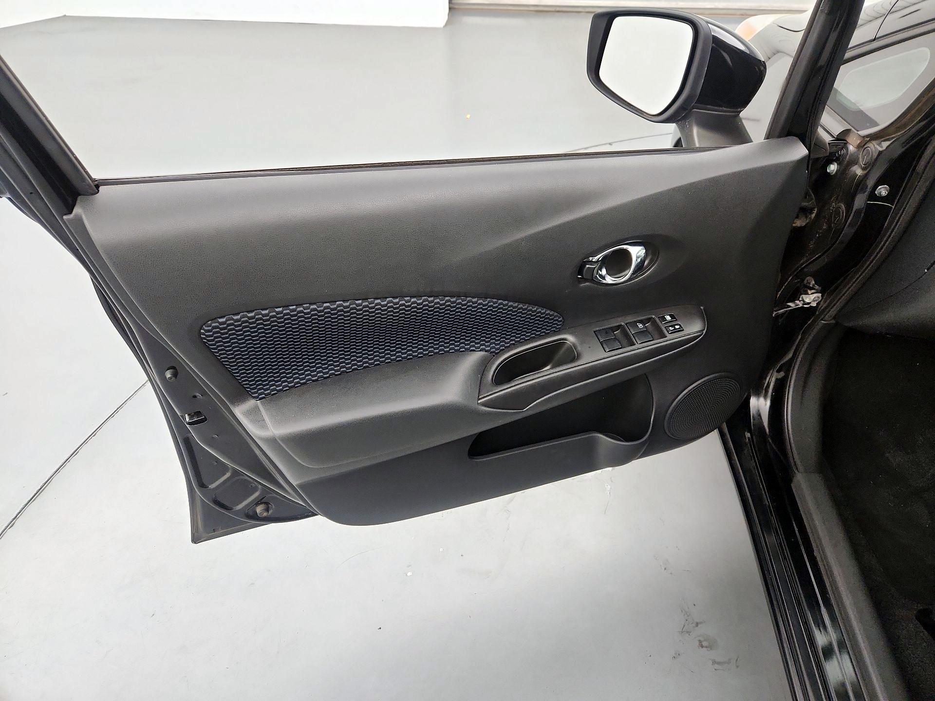 Thumbnail: 2015 Nissan Versa Note - 12