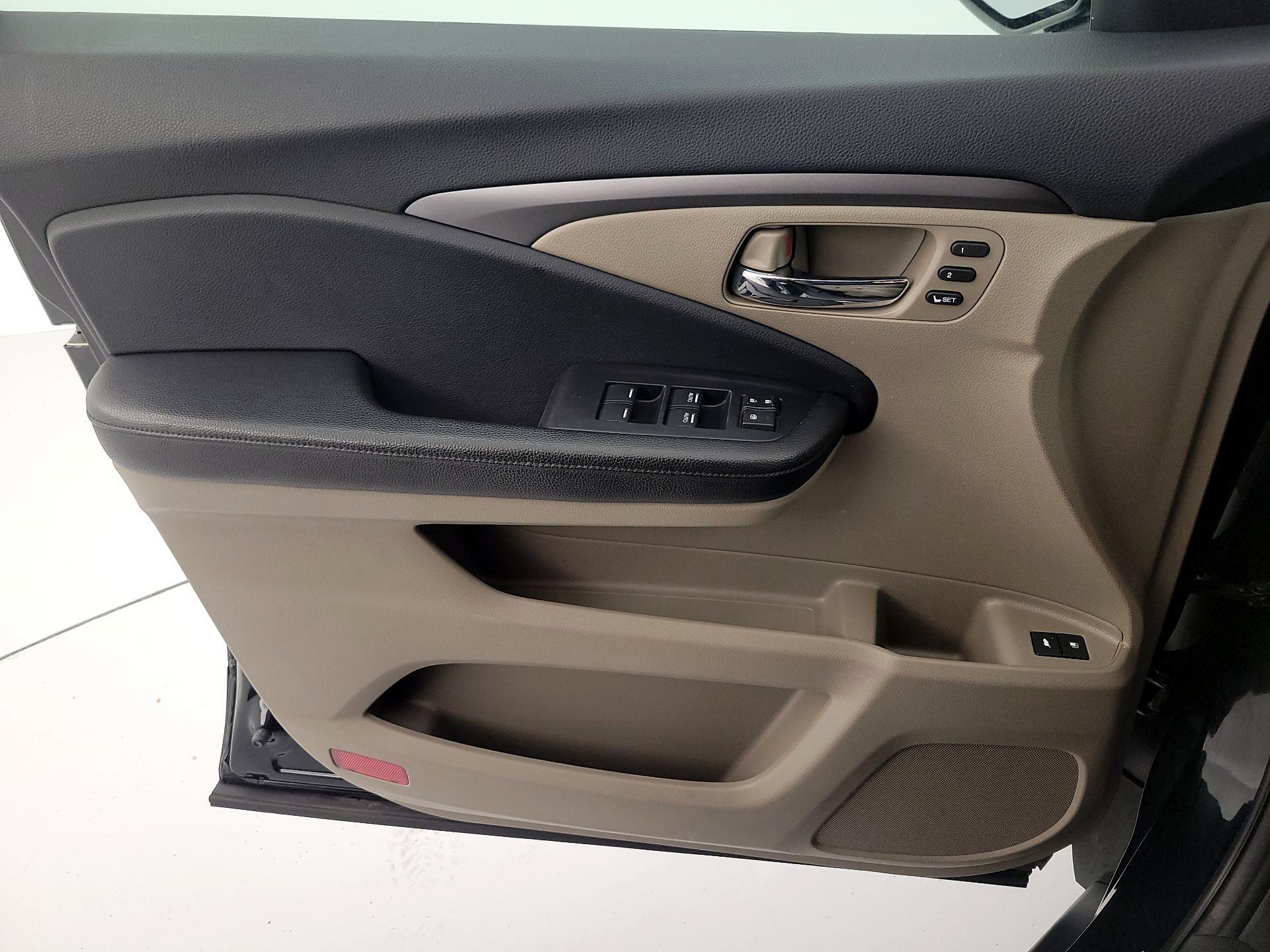 Thumbnail: 2020 Honda Pilot - 12