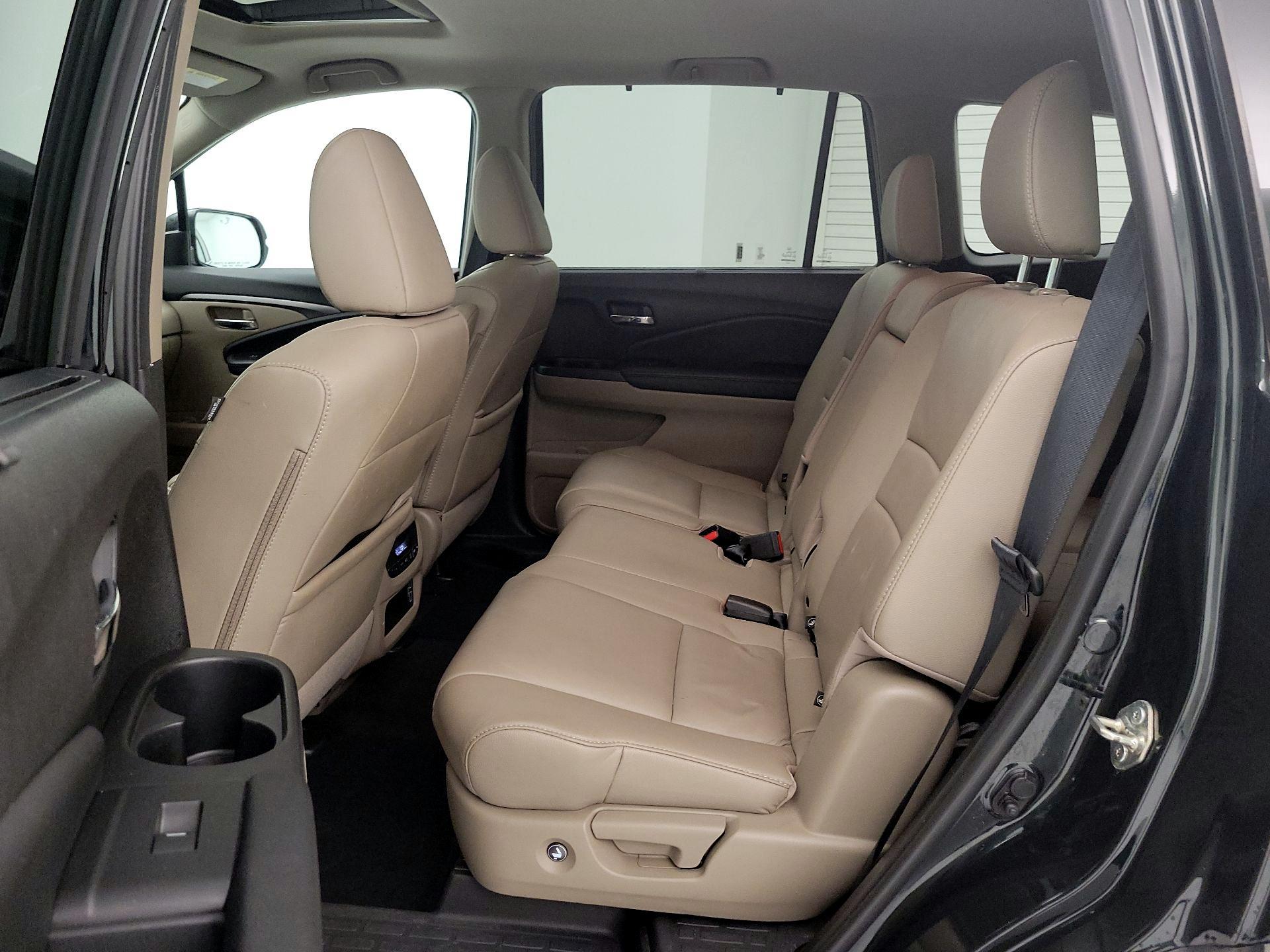 Thumbnail: 2020 Honda Pilot - 20