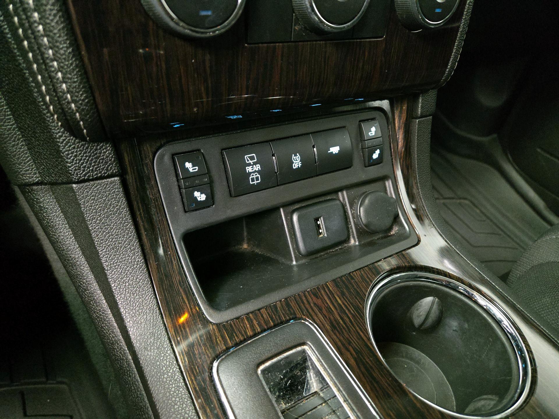 Thumbnail: 2015 Chevrolet Traverse - 18