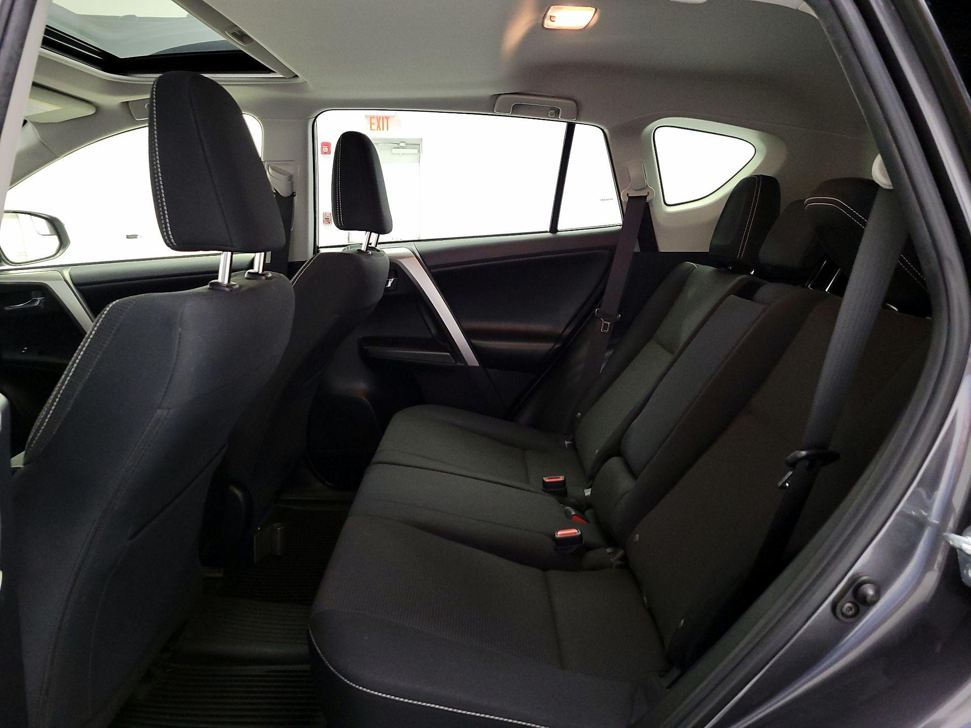 Thumbnail: 2017 Toyota RAV4 - 20