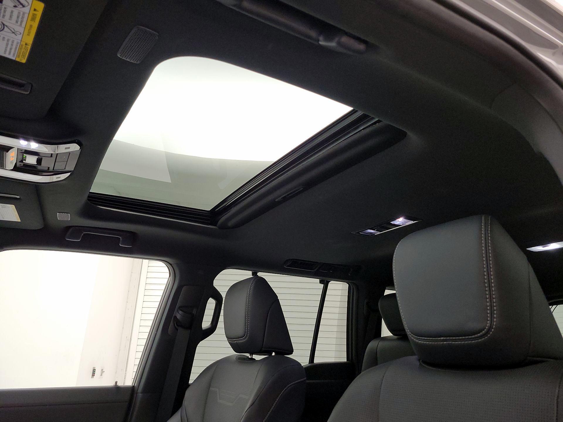 Thumbnail: 2024 Lexus GX - 19