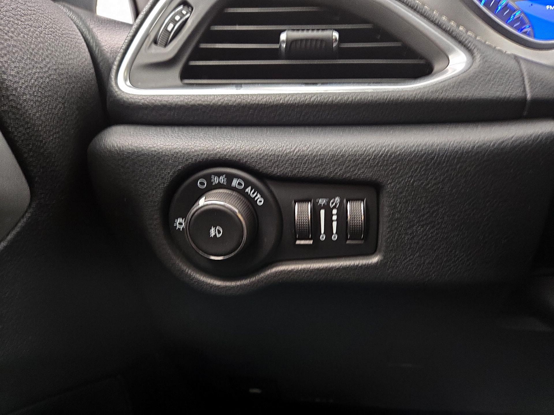 Thumbnail: 2023 Chrysler Pacifica - 13