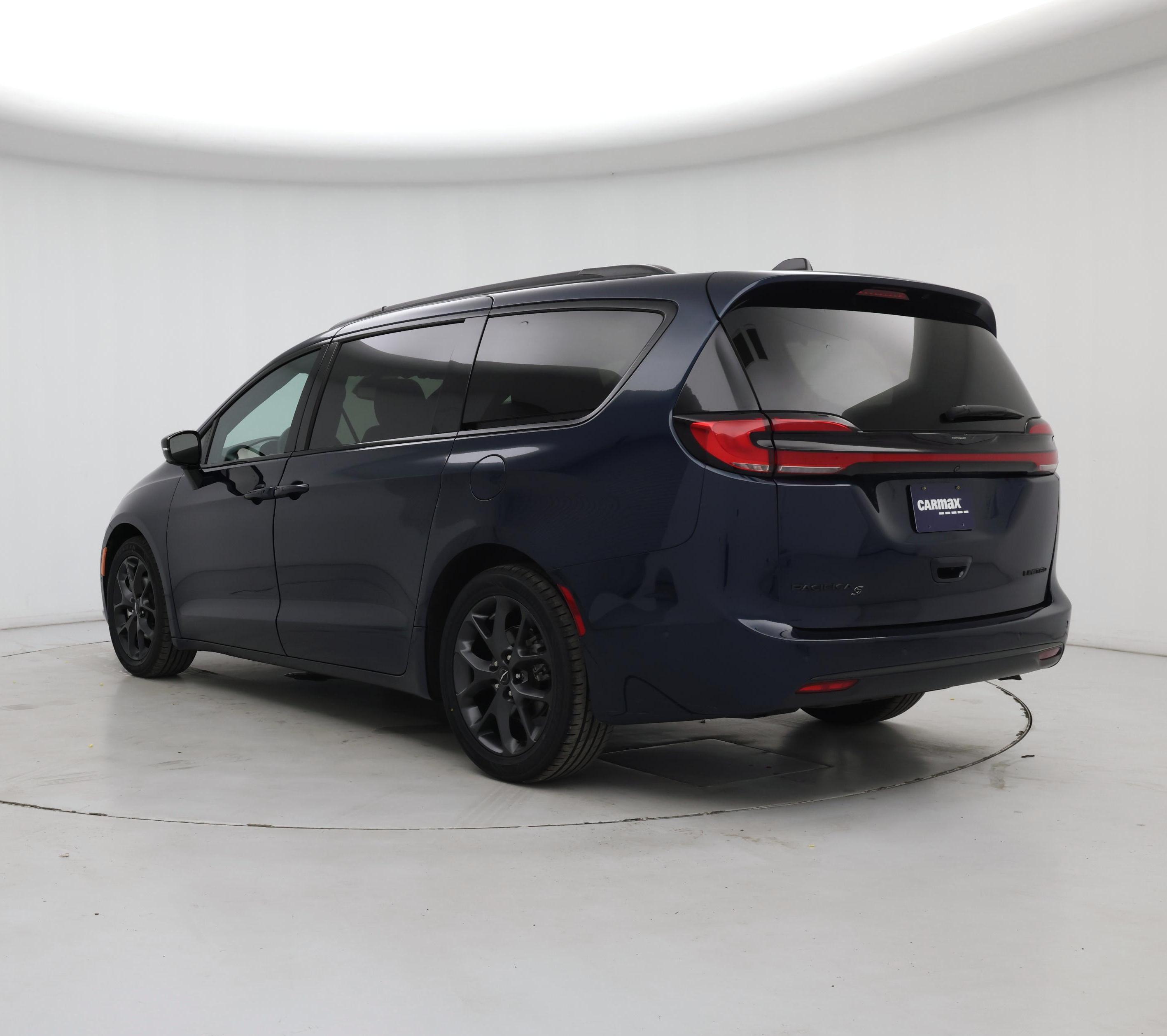 Thumbnail: 2023 Chrysler Pacifica - 2