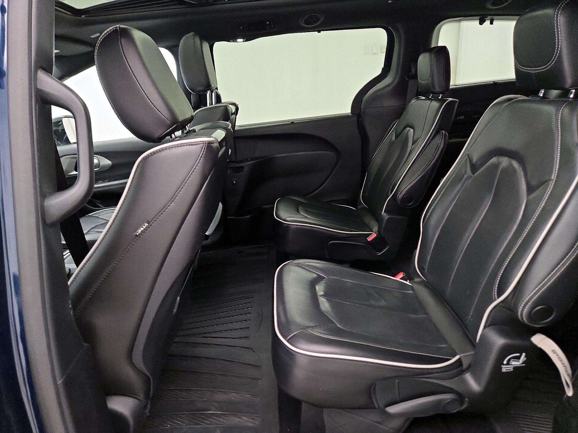 Thumbnail: 2023 Chrysler Pacifica - 20