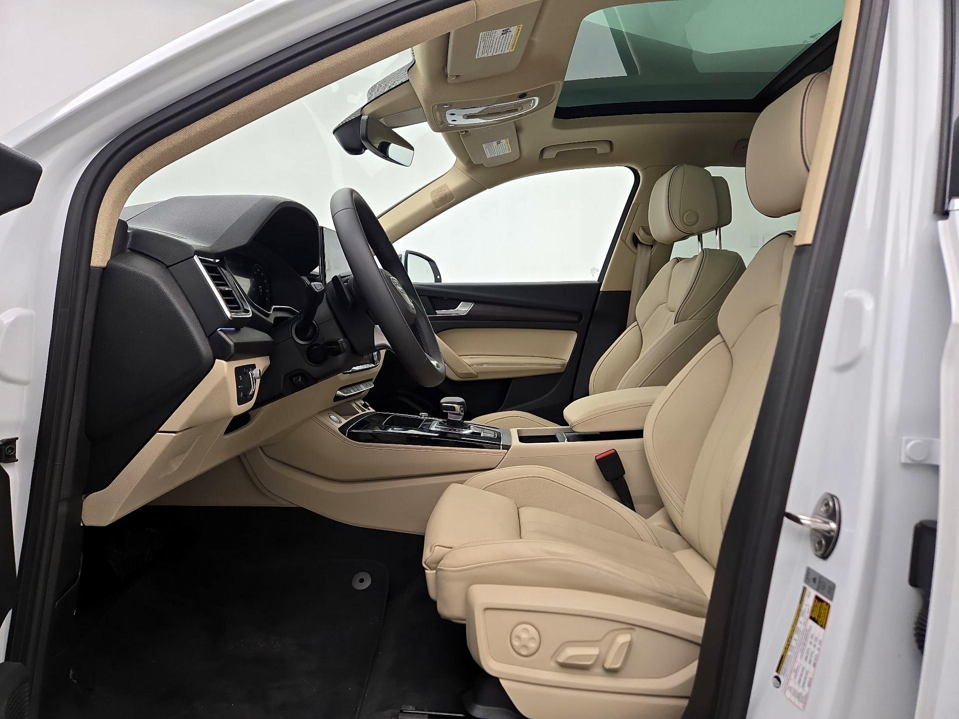 Thumbnail: 2023 Audi Q5 - 11