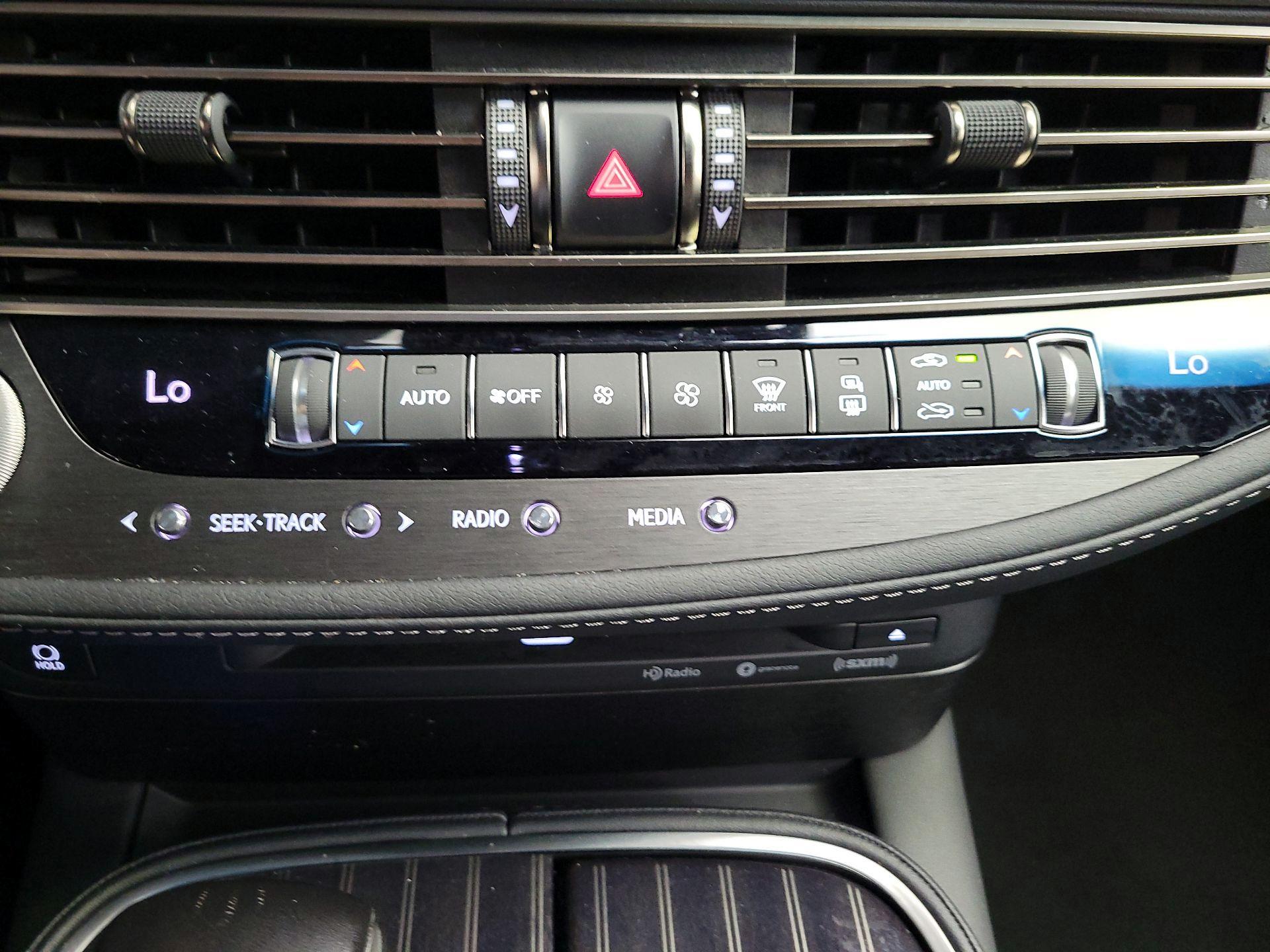 Thumbnail: 2019 Lexus LS - 17