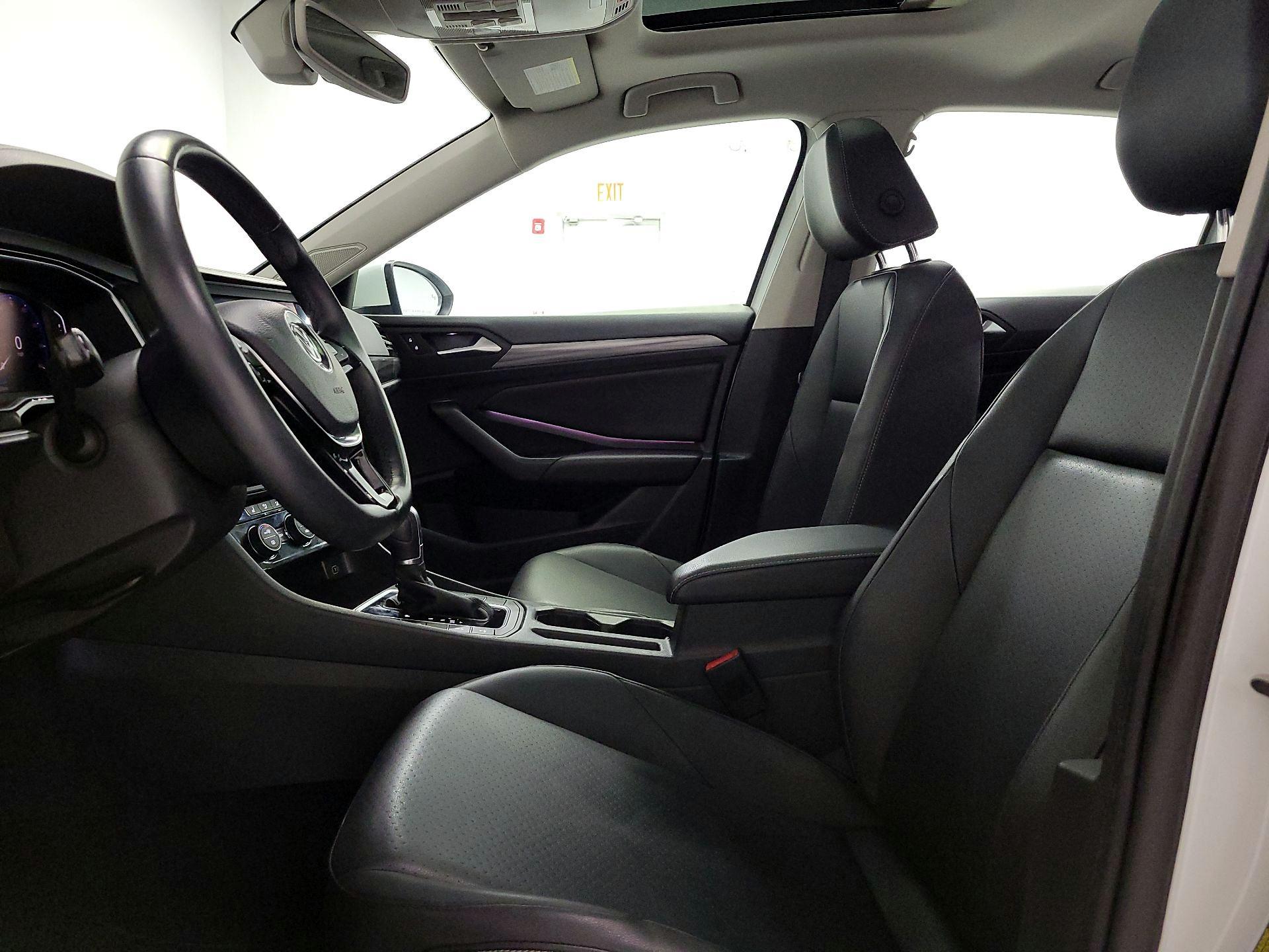 Thumbnail: 2019 Volkswagen Jetta - 11