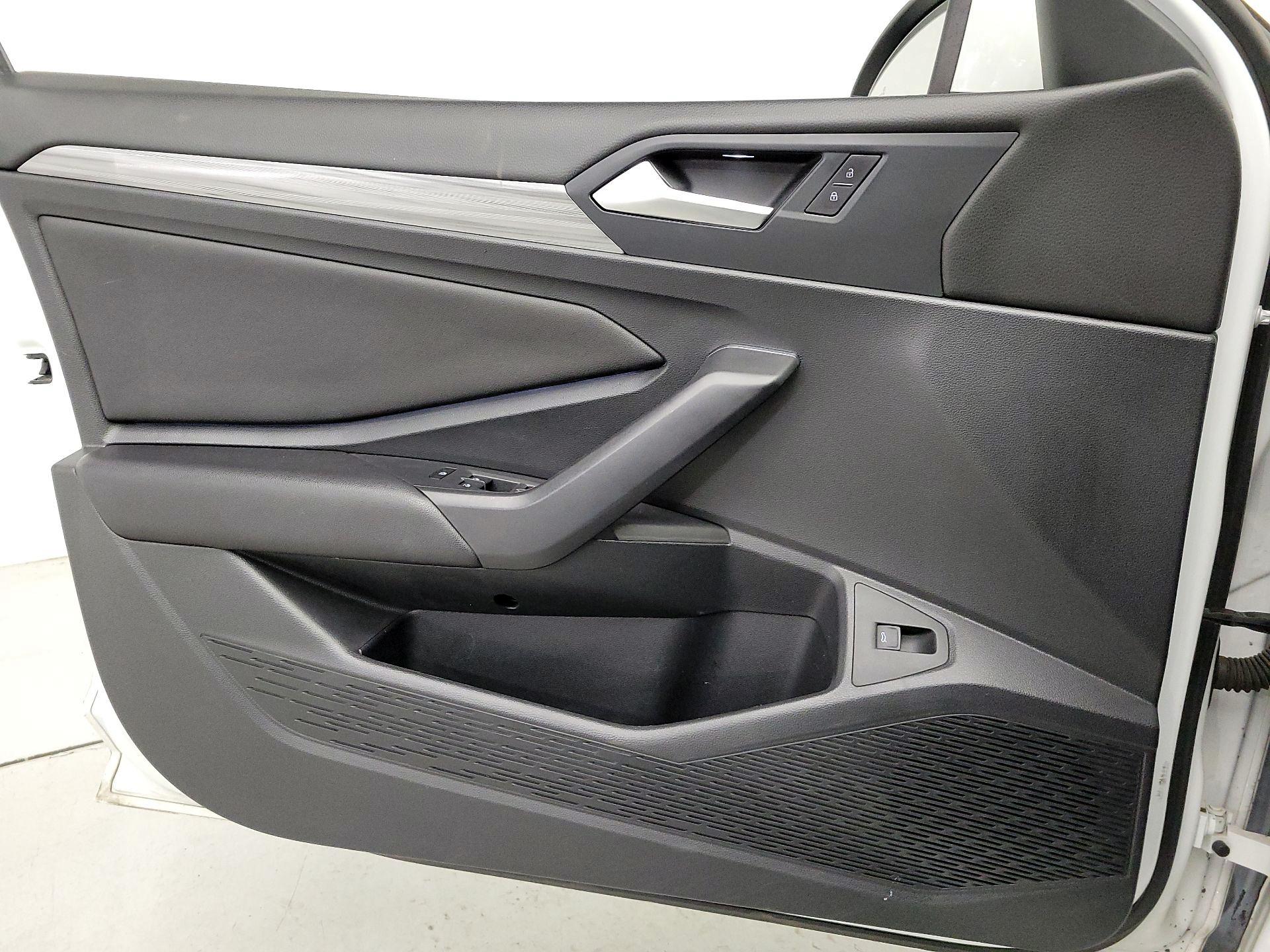 Thumbnail: 2019 Volkswagen Jetta - 12